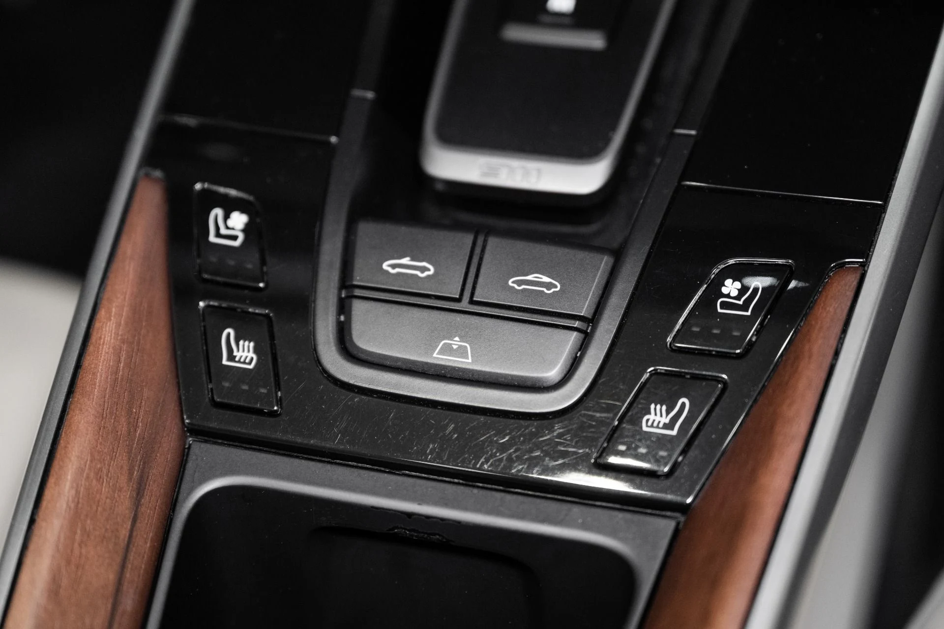 mph046_1179777647_Used_2021_Porsche_911_Turbo_S_1775321937_bb13f4e2b9