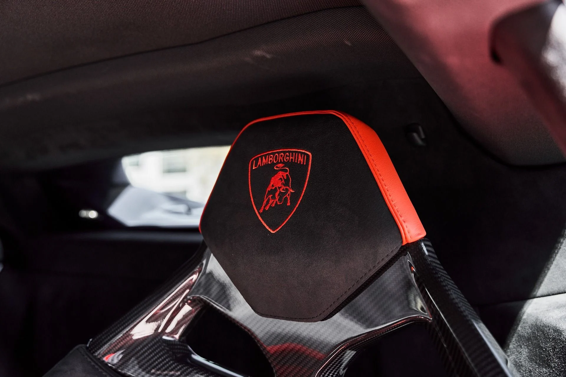 mph046_1190077720_Used_2023_Lamborghini_Huracan_Tecnica_Base_1776477128_0b86809465