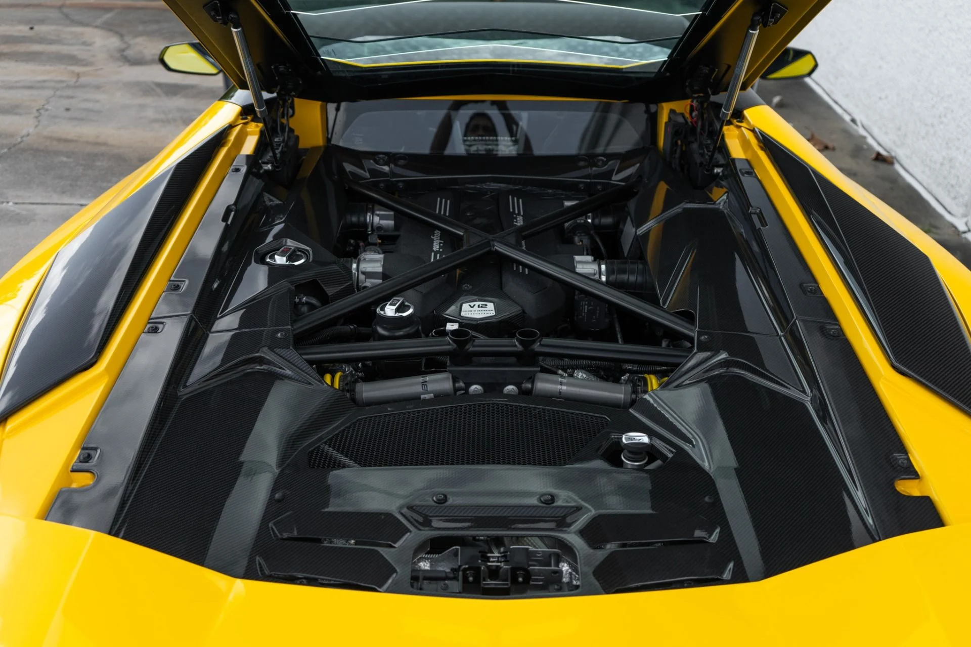 mph046_1197329021_Used_2018_Lamborghini_Aventador_S_LP_740_4_S_1761083362_c74e7655ea