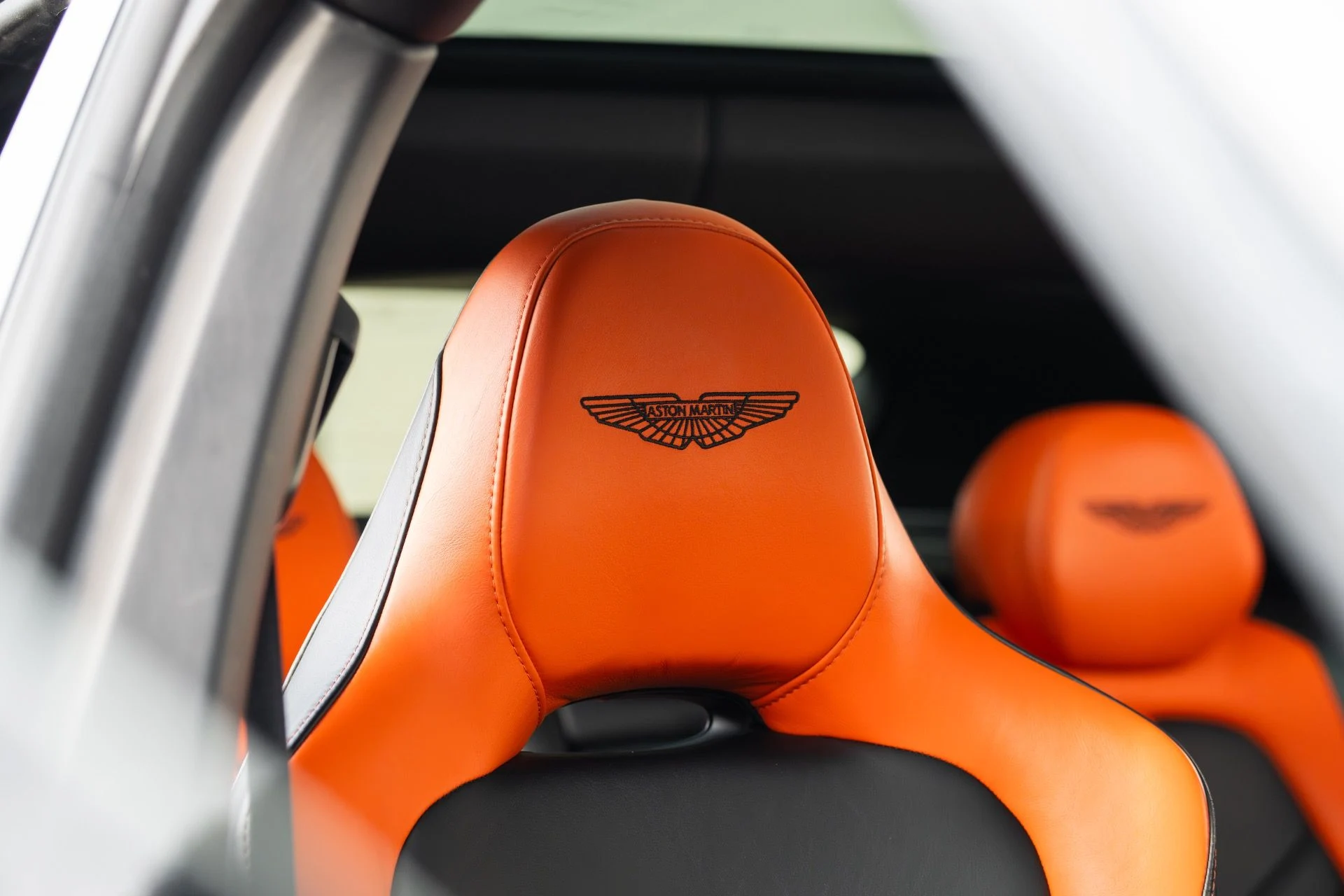 mph046_1205696328_Used_2023_Aston_Martin_DBX_707_1756441558_59b2751949
