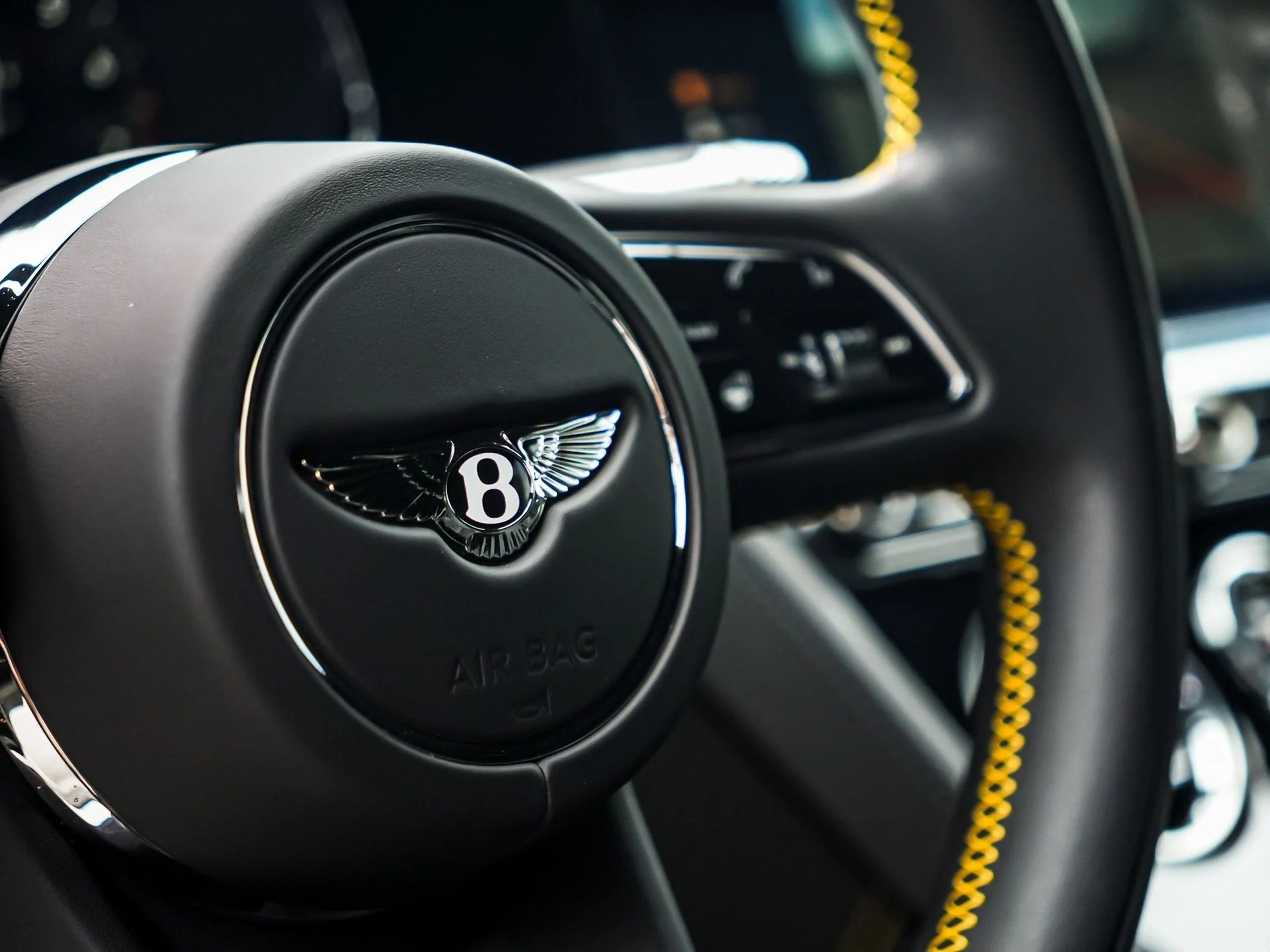 mph046_1223423580_Hi_Tech_Luxury_Imports_LLC_SCBCT_2_ZG_6_NC_098069_image_46_bdcdccf859