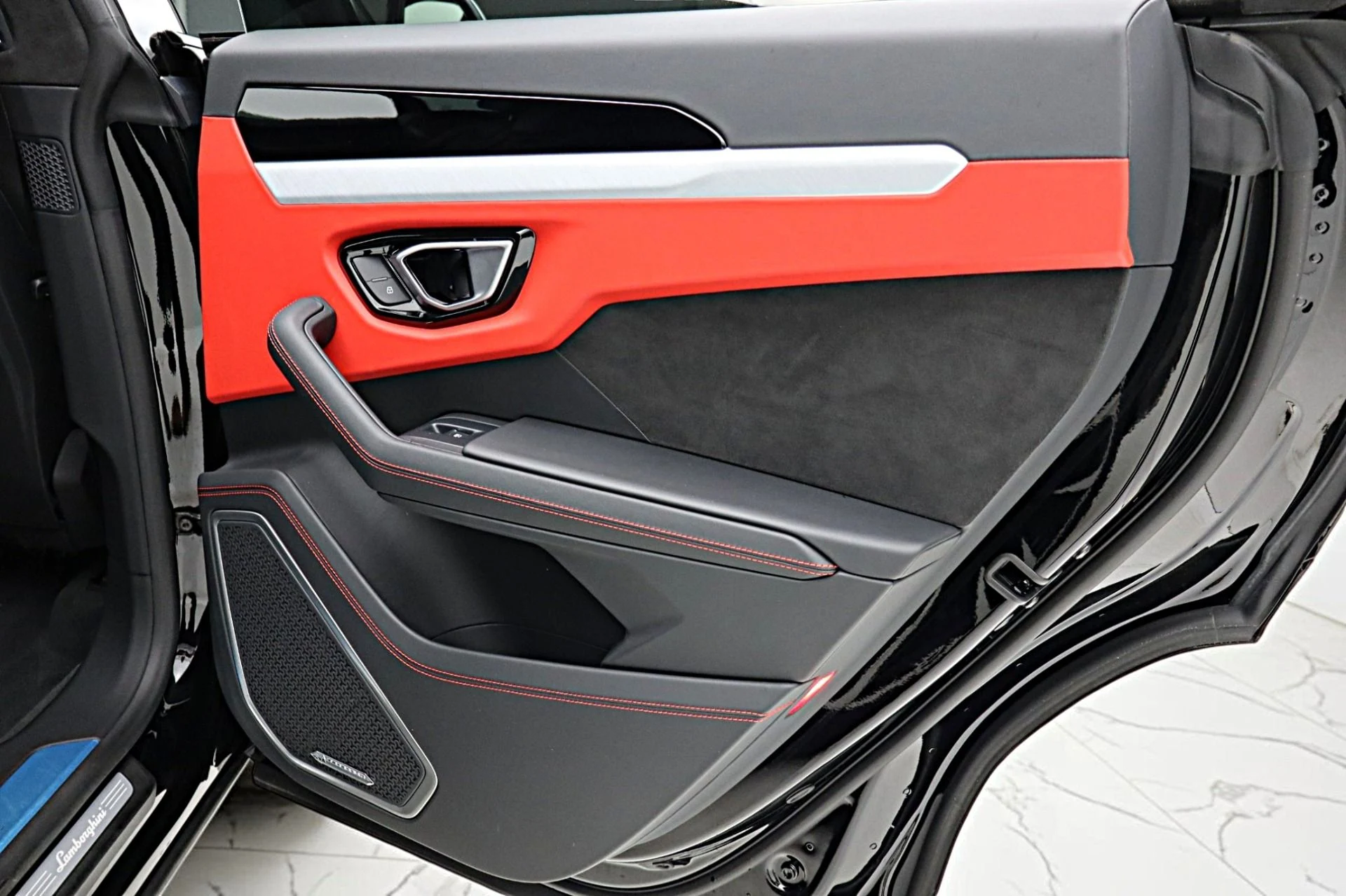 mph046_1230043297_Used_2024_Lamborghini_Urus_SLEASE_OPTIONS_AVAILABLE_72a9f2c6ac