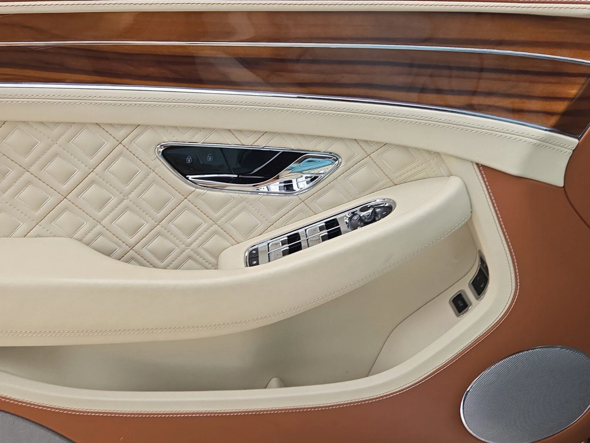 mph046_126986863_c2b6ec6fea4f55e1988ecbb105bfea91x_a65ae852eb