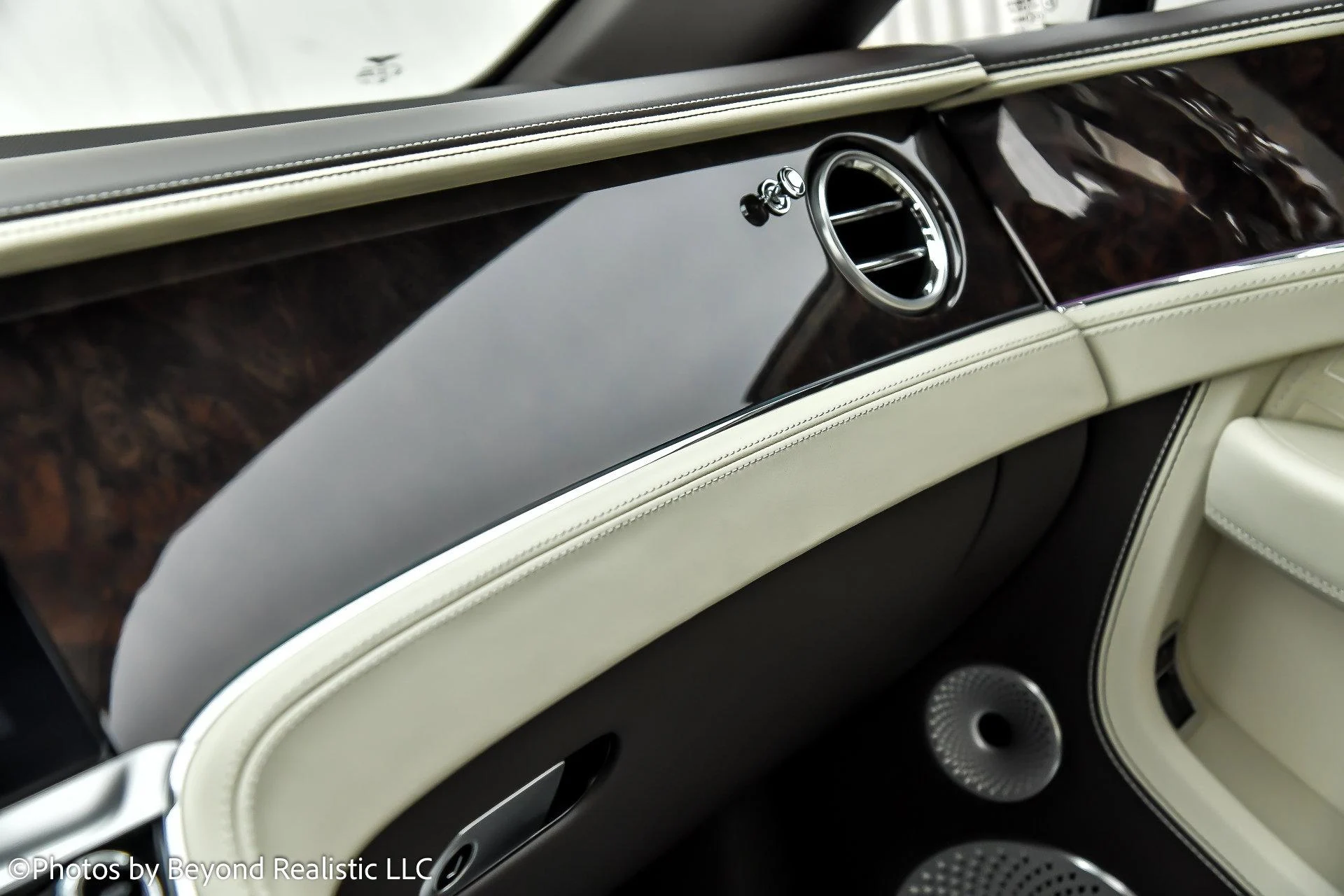 mph046_1285002400_Used_2020_Bentley_Continental_GT_Convertible_1763802369_33309d37a3