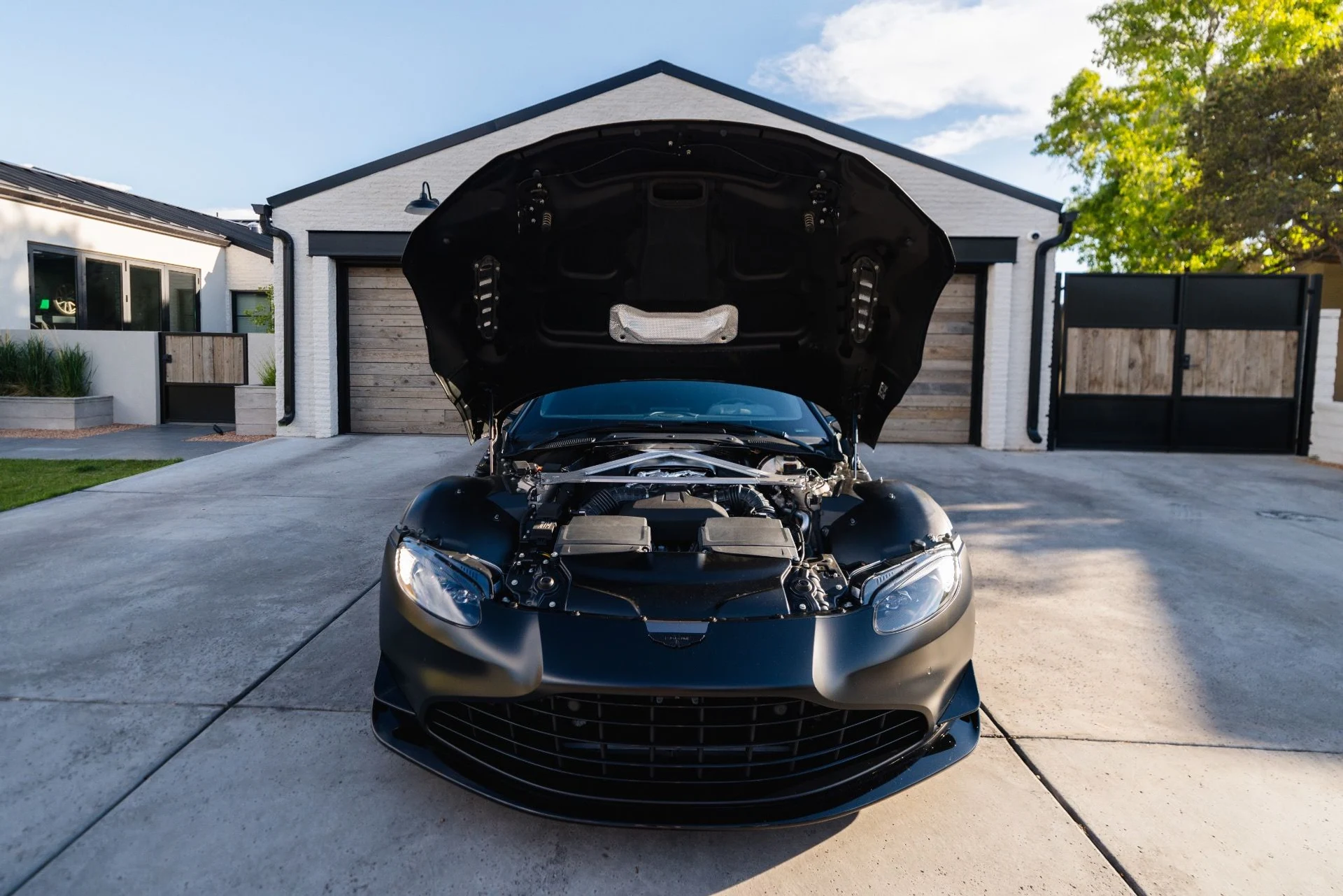 mph046_1329317173_Used_2023_Aston_Martin_Vantage_F1_Edition_1715792329_b48b62c71c