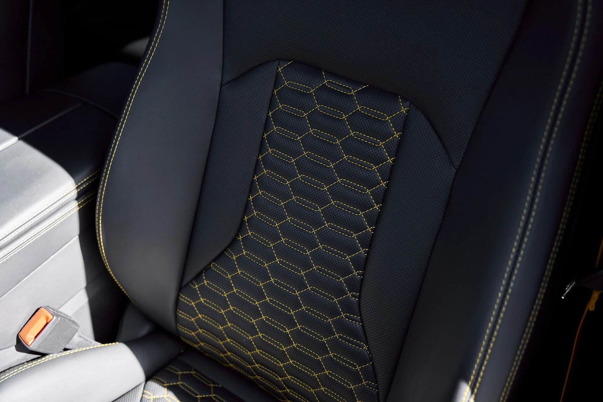 mph046_1330060501_Used_2024_Lamborghini_Urus_S_1770085900_beb1fc93c0