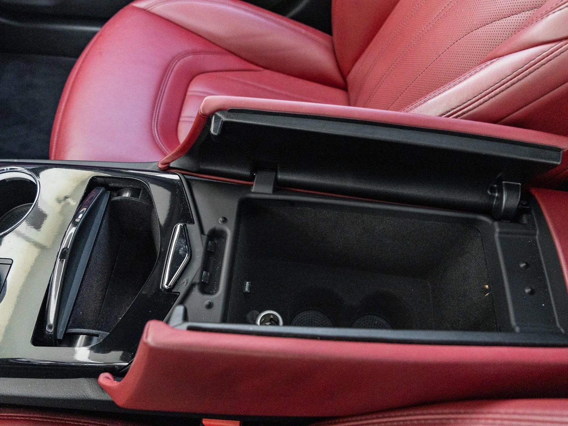 mph046_1331335360_Used_2022_Maserati_Quattroporte_GT_1765231545_5e7dfb2378