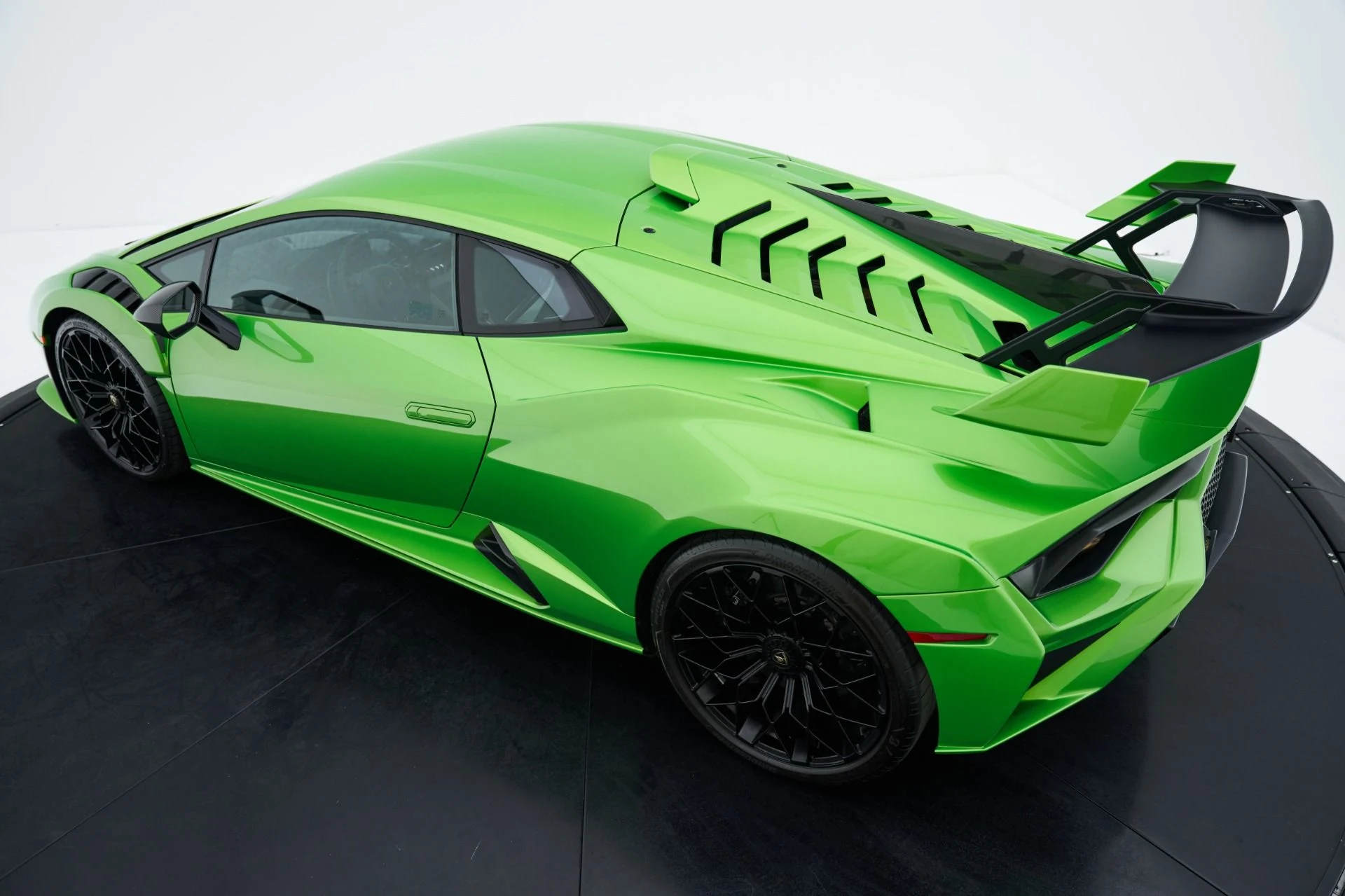 mph046_1332670130_Used_2024_Lamborghini_Huracan_STO_Base_1793231454_e34b65fc01