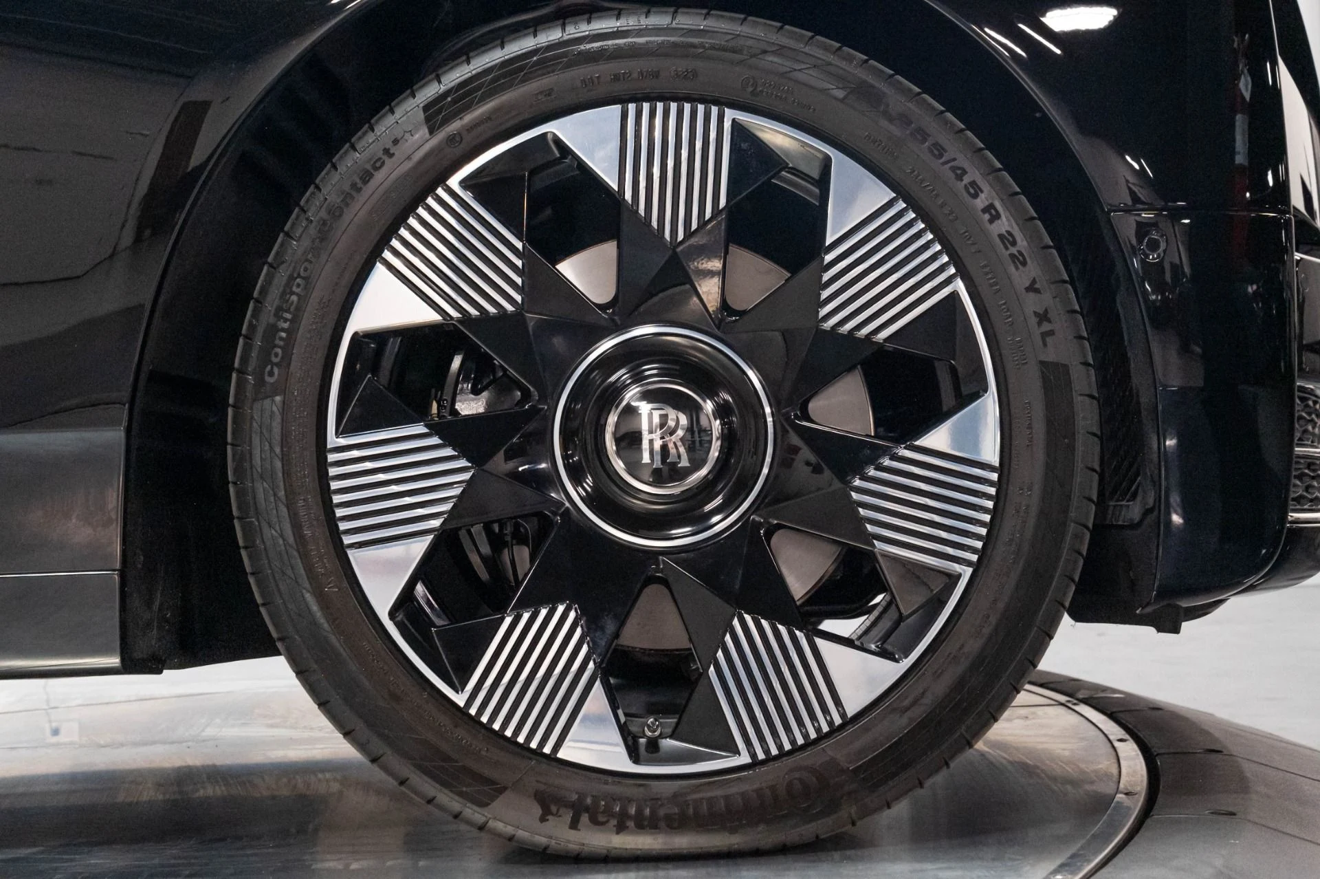 mph046_1367382000_Used_2024_Rolls_Royce_Phantom_1786998210_141c26f780