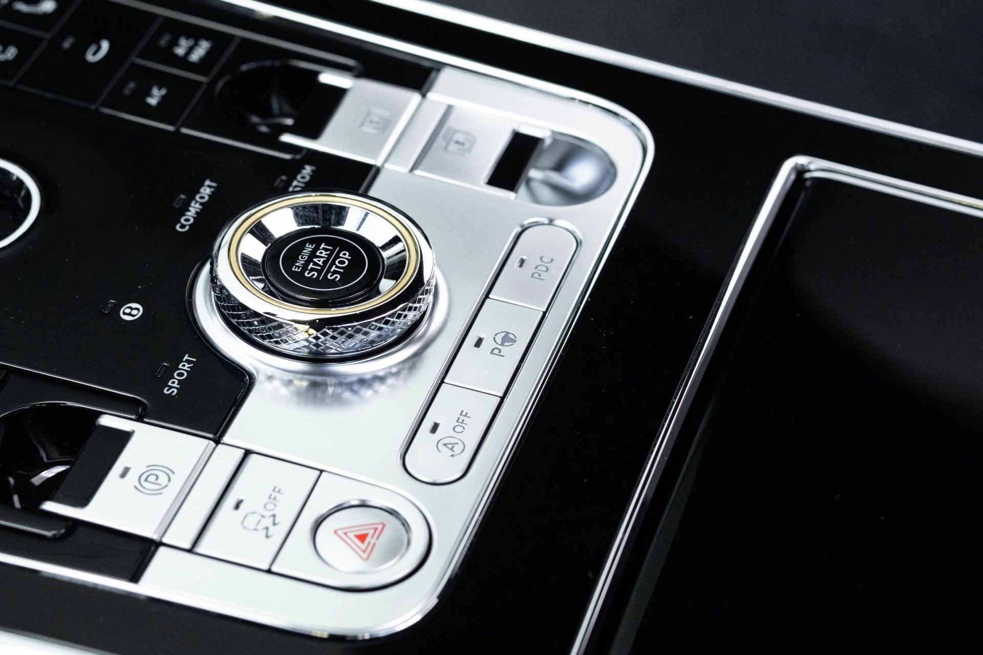 mph046_1383992597_Used_2023_Bentley_Flying_Spur_S_V8_1778782784_98504c9286