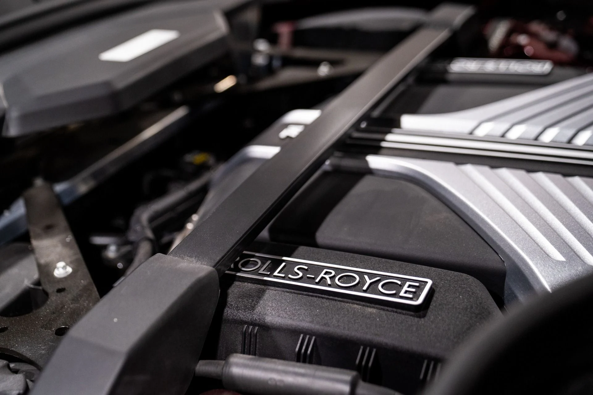 mph046_1389290850_Used_2022_Rolls_Royce_Black_Badge_Cullinan_Urban_Automotive_Widebody_HRE_wheels_1771025282_7b1f43288b