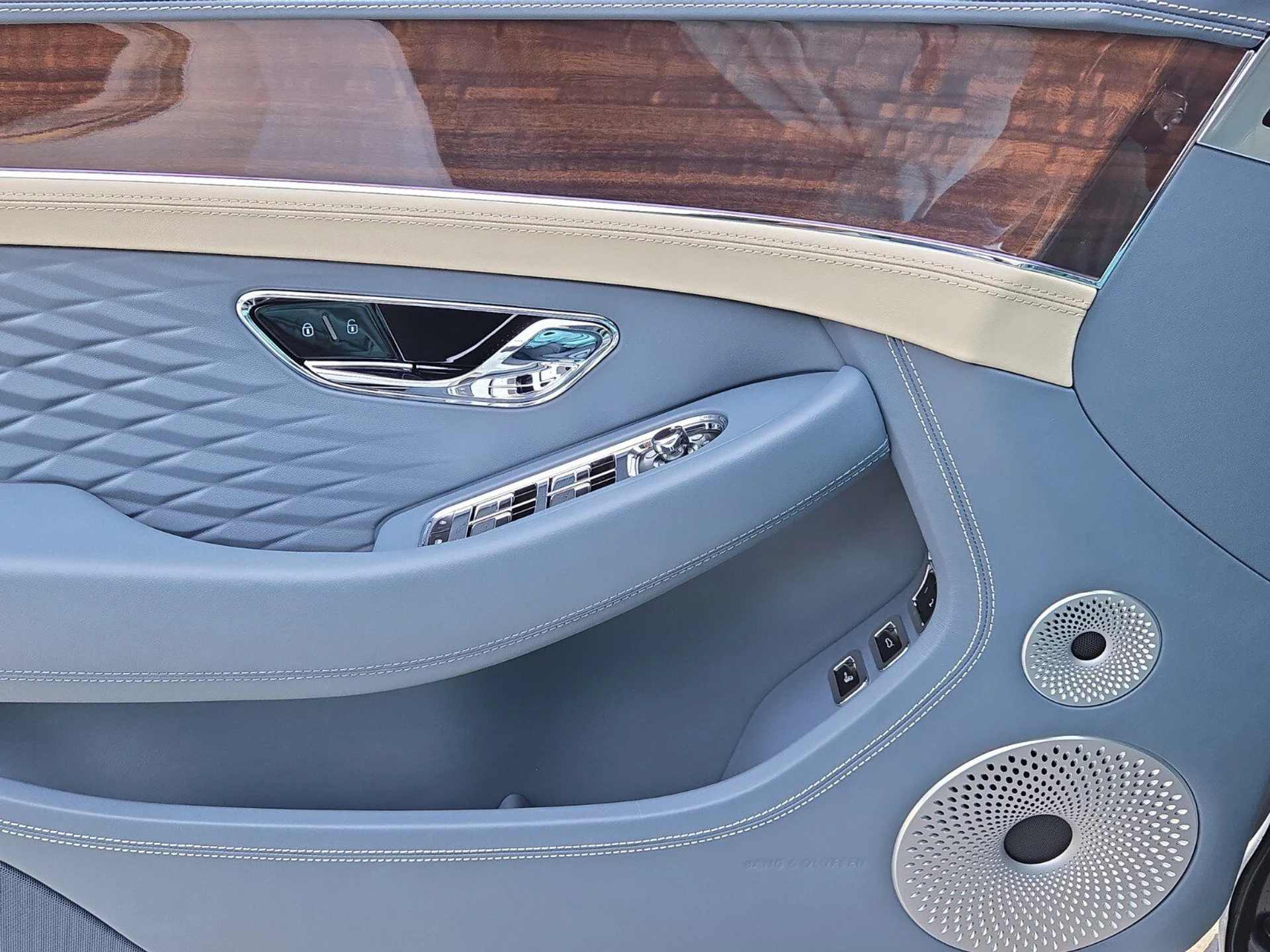 mph046_1402856054_0f84655c161d1b46cc7373cc9997d2dax_0e66d7388e