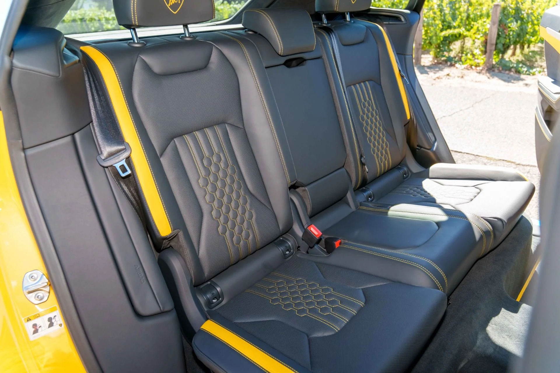 mph046_1404348562_Used_2025_Lamborghini_Urus_SE_1759793257_9f3203552f