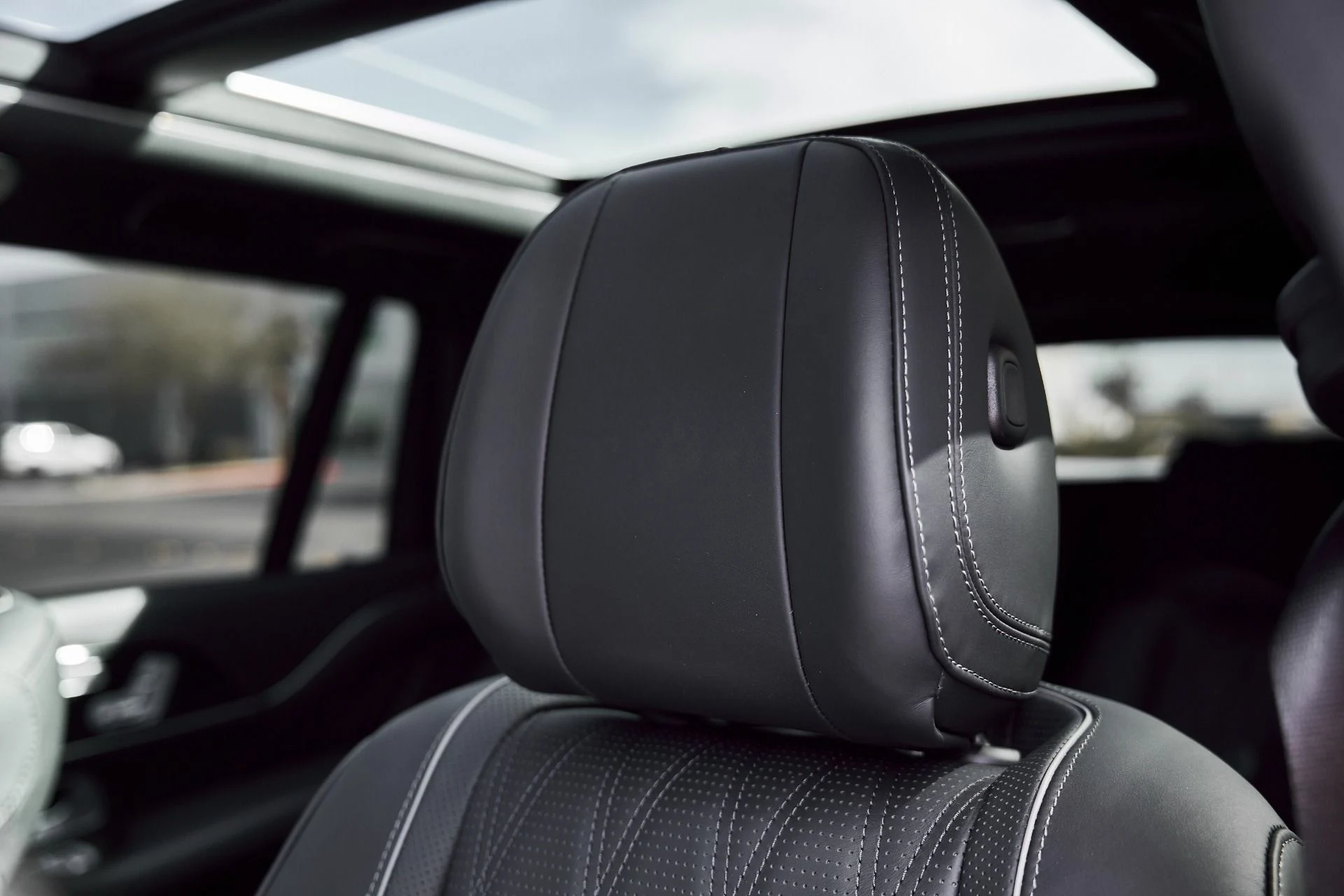 mph046_1411435446_Used_2024_Mercedes_Benz_GLS_Maybach_GLS_600_1773530621_3551d7884d