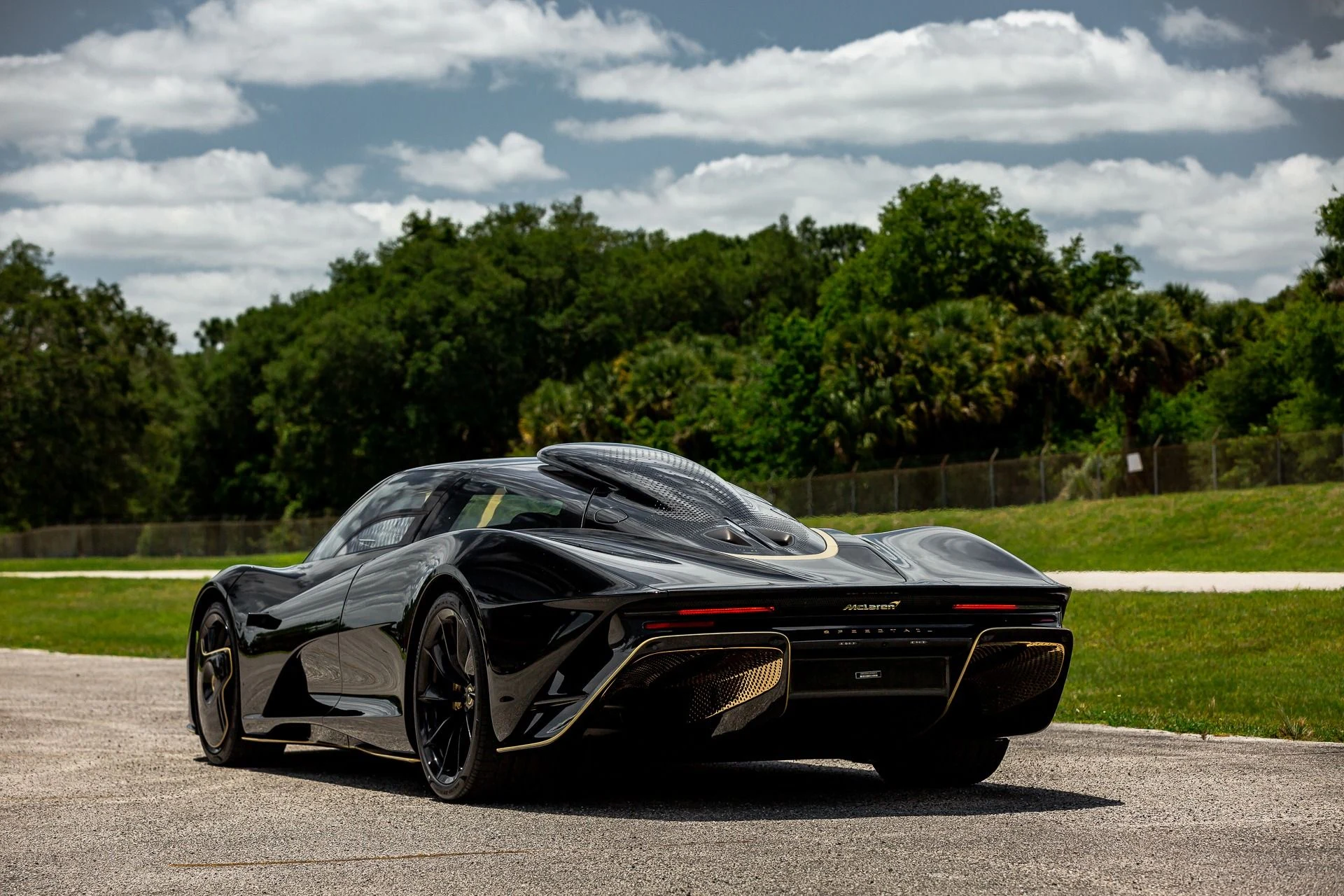 mph046_141856175_Used_2020_Mc_Laren_Speedtail_XP_10_Bespoke_d61d427737