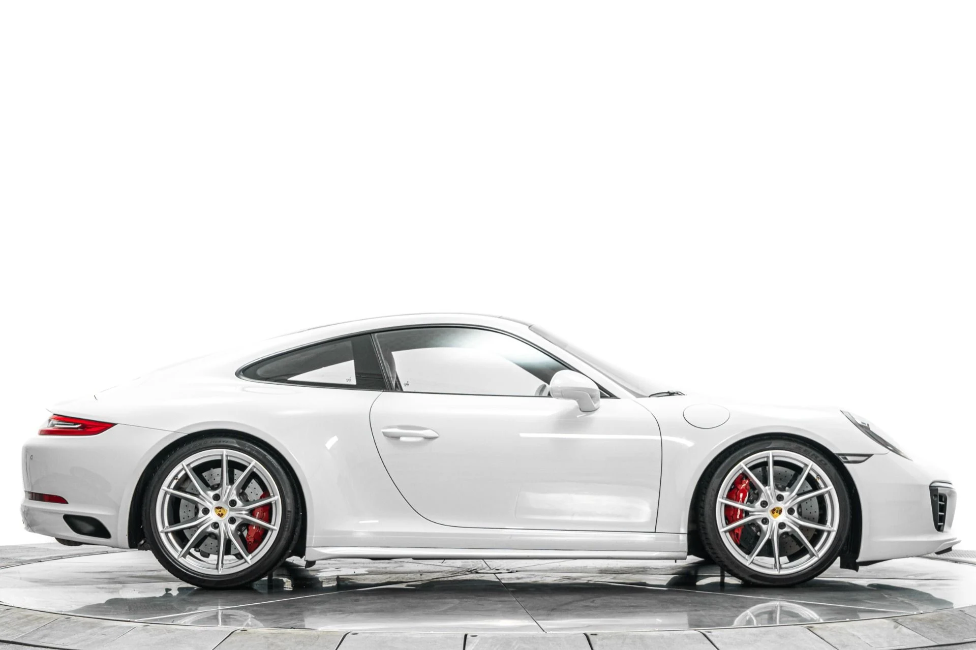 mph046_1420775261_Used_2019_Porsche_911_Carrera_4_S_Sport_Package_Two_Tone_Interior_1782227287_a1d10f1e4d