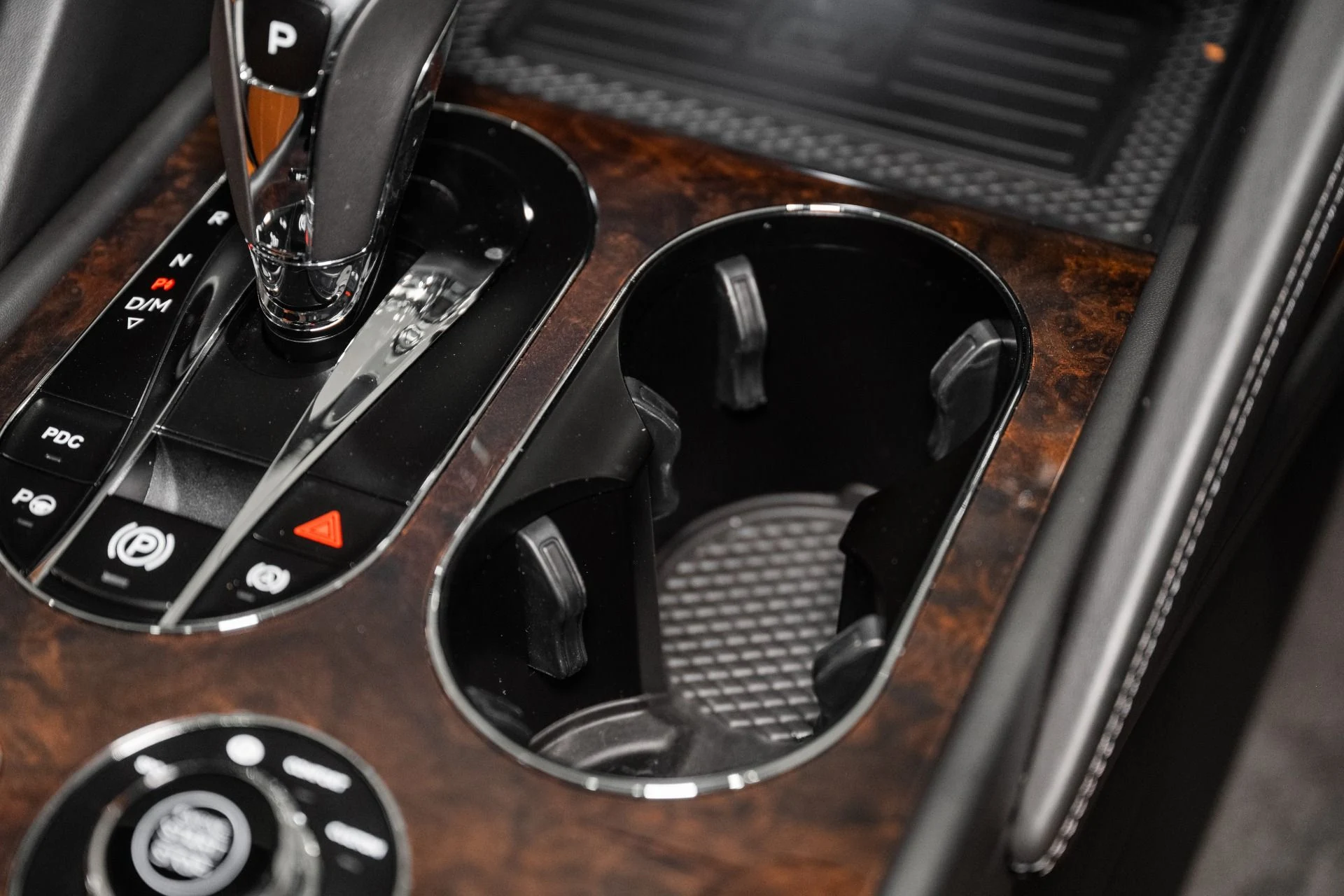 mph046_1421967908_Used_2022_Bentley_Bentayga_V8_1773164215_30b27ca0fb