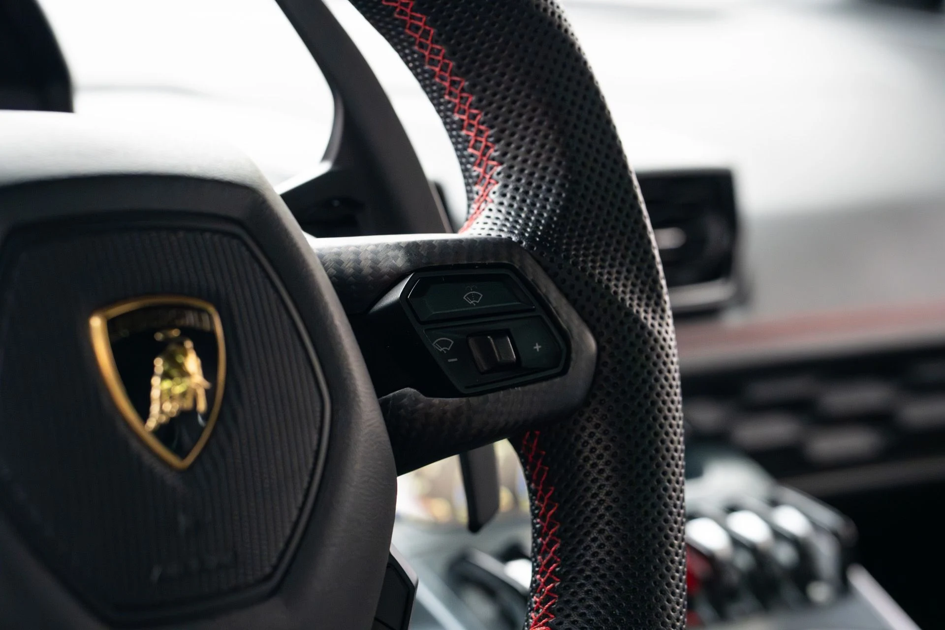 mph046_1425495513_Used_2015_Lamborghini_Huracan_LP_610_4_1780446650_554d981f1f
