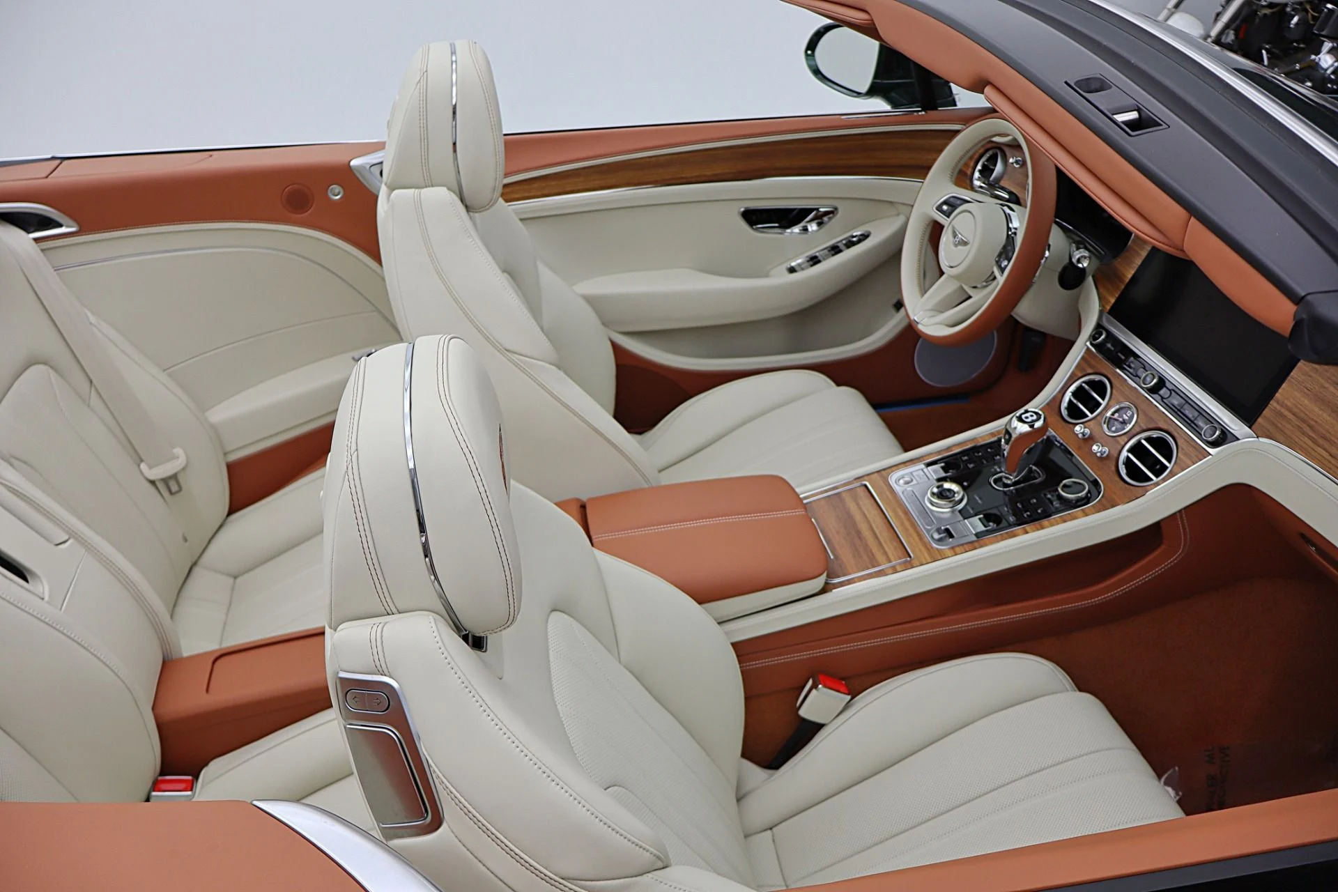 mph046_144188083_New_2026_Bentley_Continental_GTC_defe51008a