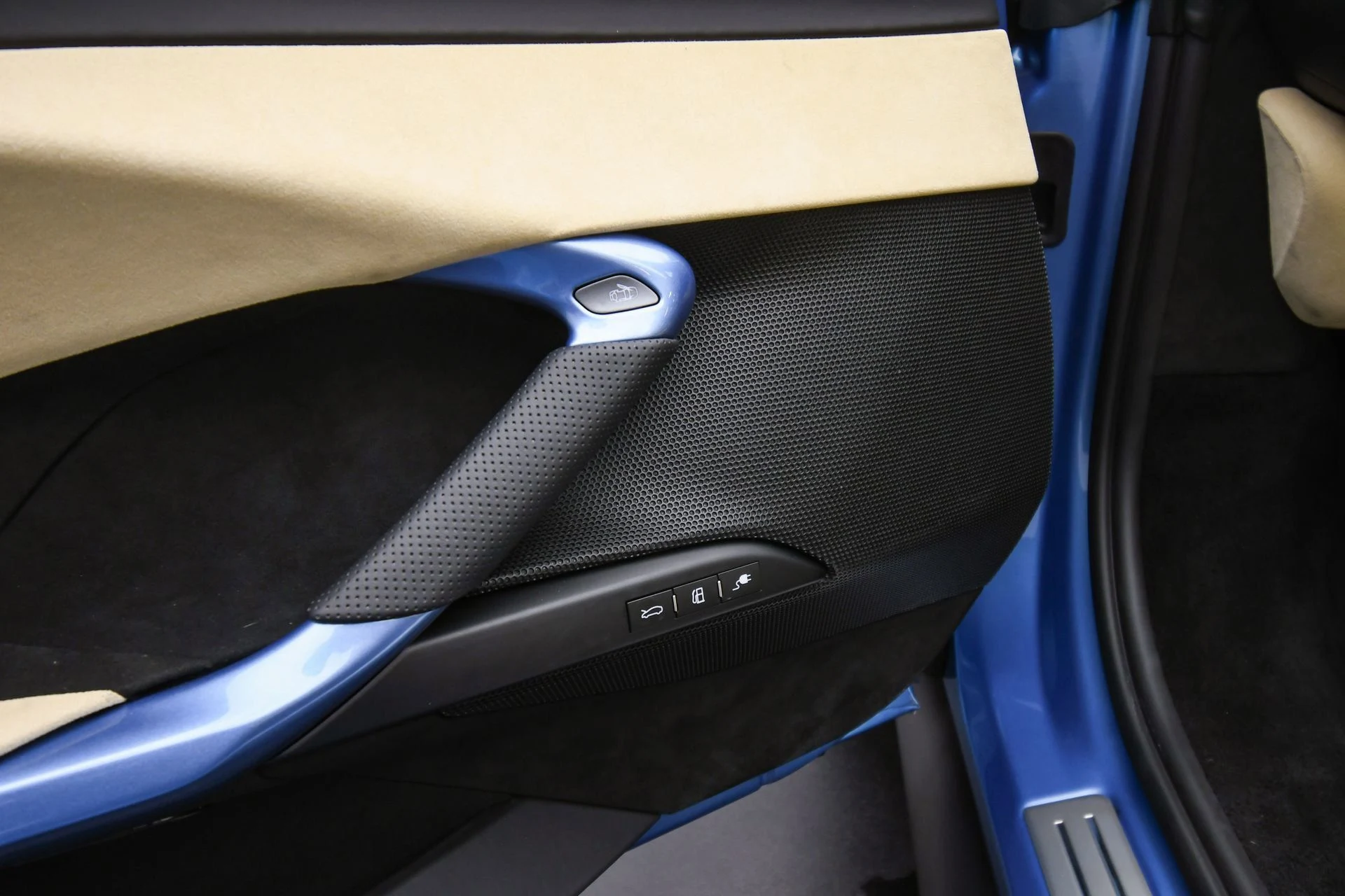 mph046_1496165905_ef86a308de4f4270ae83c0253e913142_70654f6534