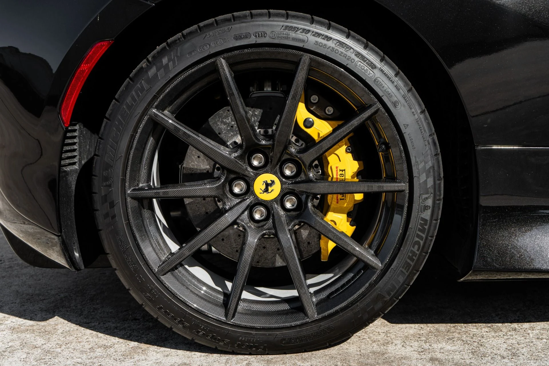 mph046_1497485613_Used_2022_Ferrari_F8_Spider_1791584435_8ead77cea5