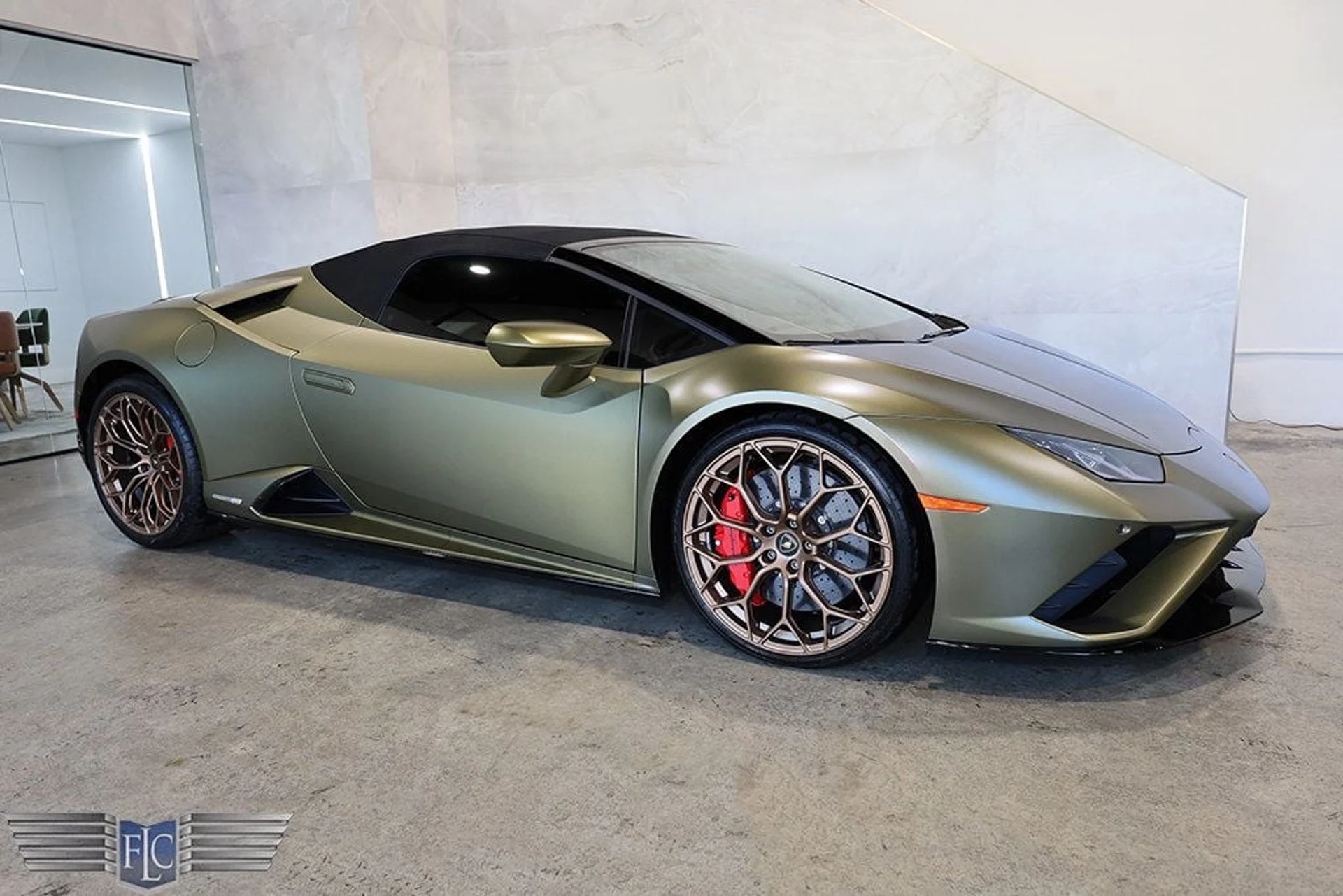 mph046_1512127780_used_2022_lamborghini_huracan_evo_spyderrwd_9689_22989823_47_1024_1b5ac14411