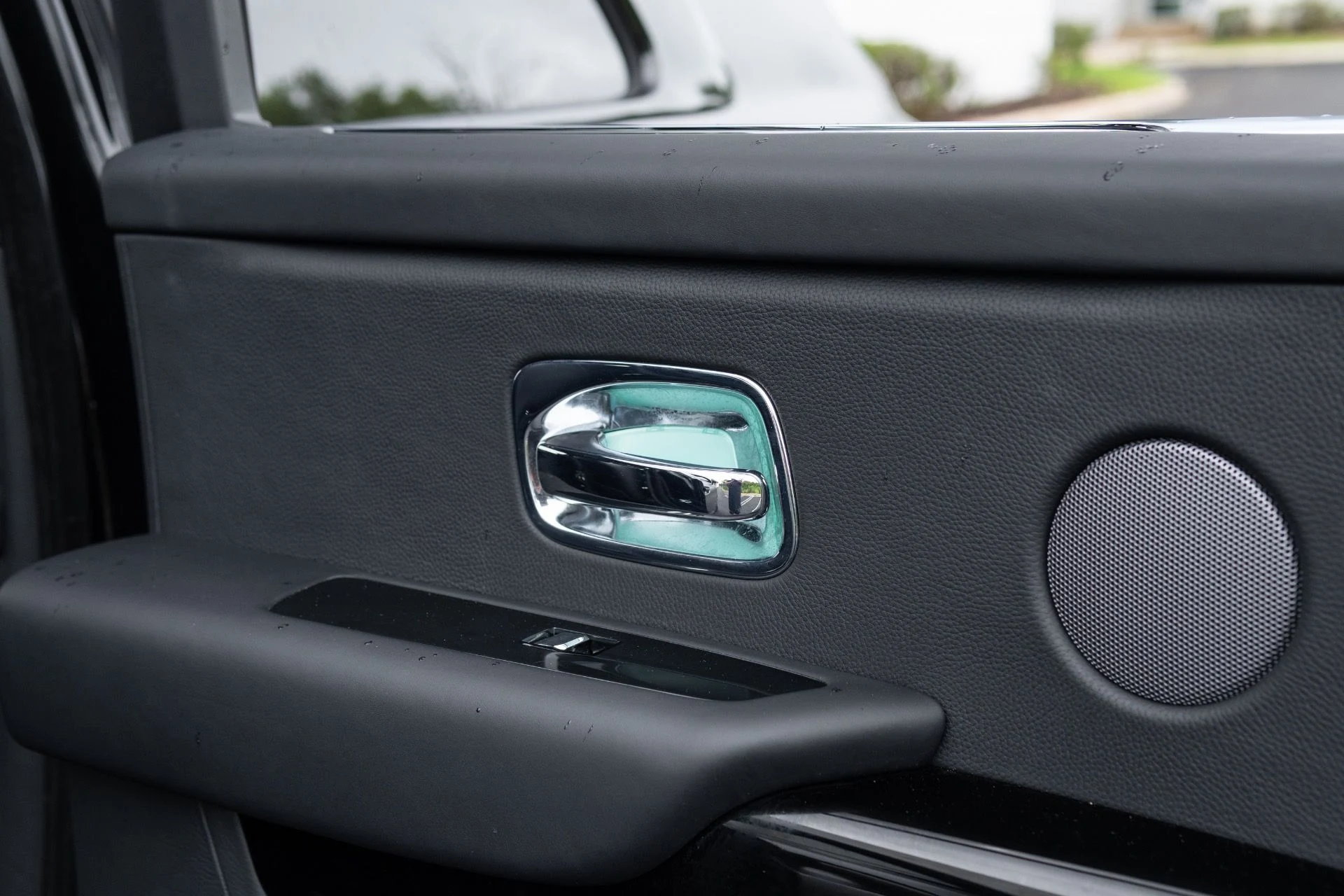 mph046_1537306440_Used_2020_Rolls_Royce_Cullinan_1775753700_f240c04e44