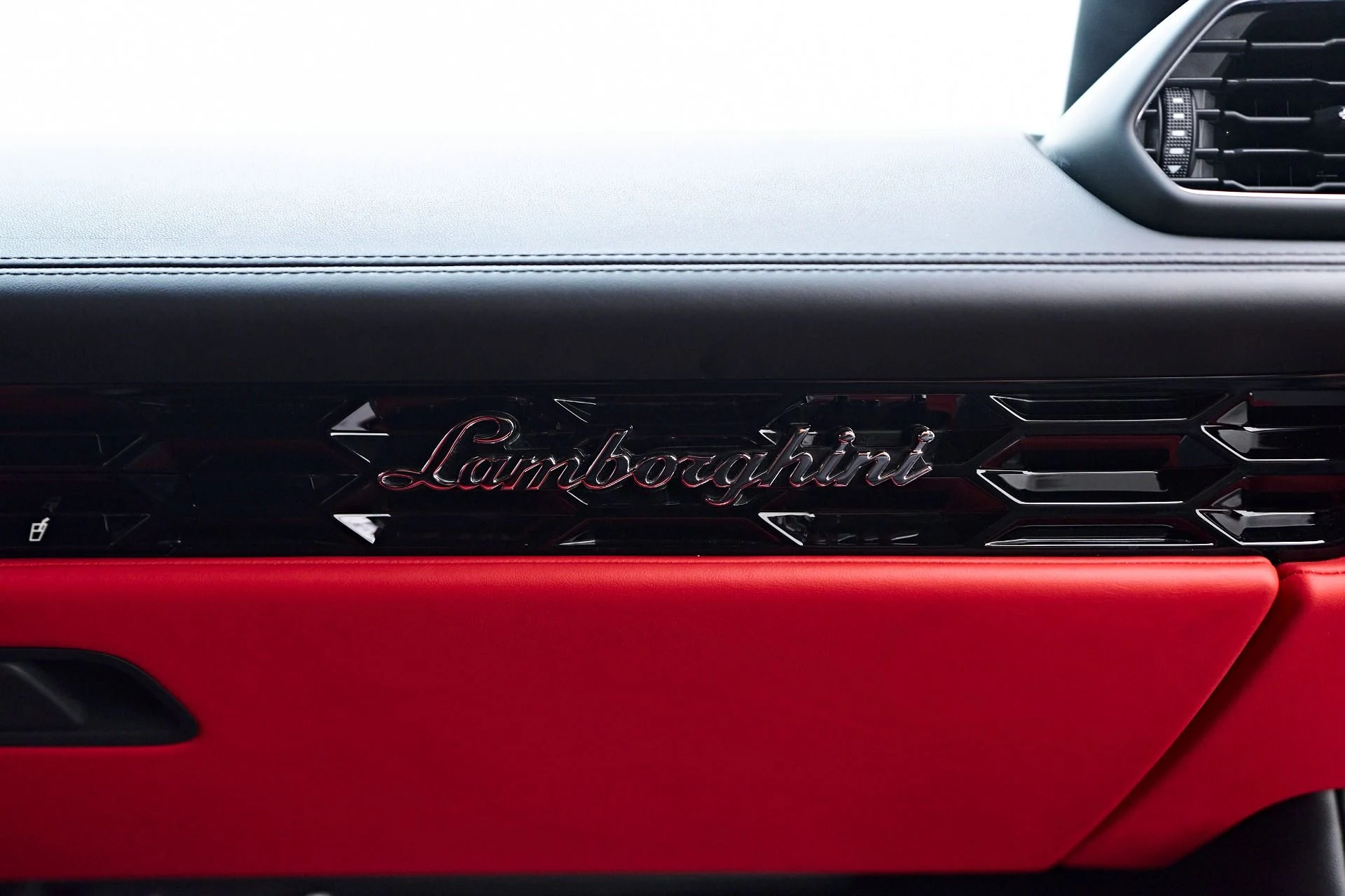mph046_1542253308_Used_2022_Lamborghini_Huracan_EVO_Base_1752781637_fb3b8f0f23