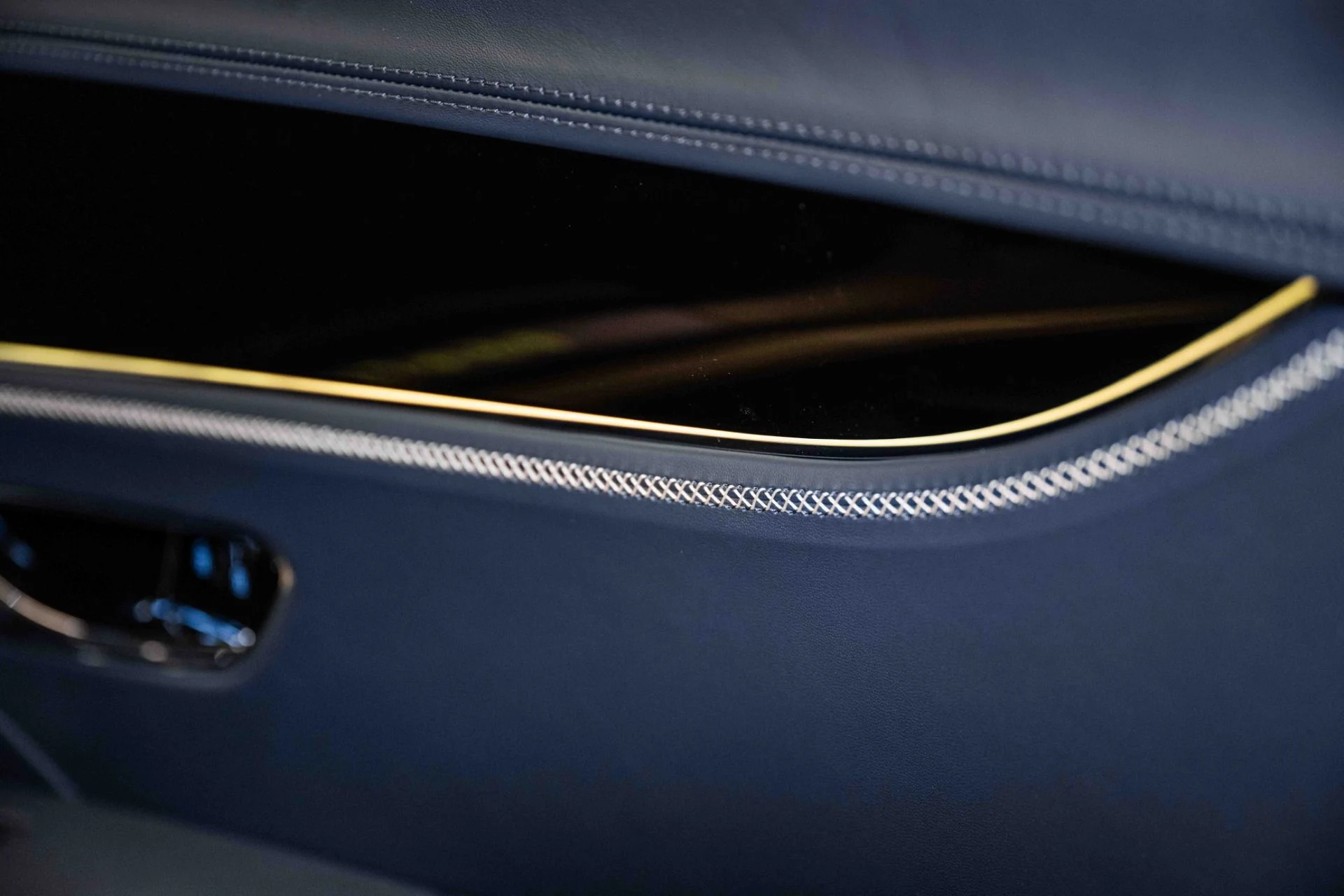 mph046_1544453214_Used_2024_Bentley_Flying_Spur_Edition_8_1721508195_bc970d7879