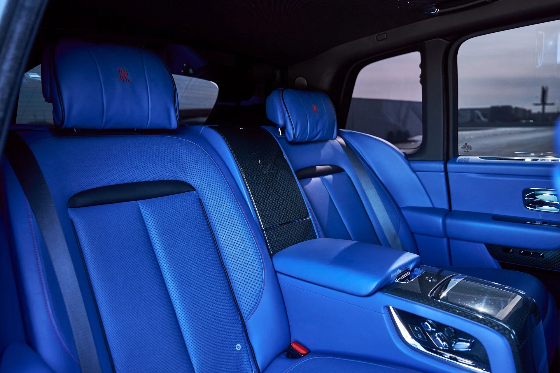 mph046_1582344421_Used_2021_Rolls_Royce_Cullinan_Base_1770692225_30551118ff