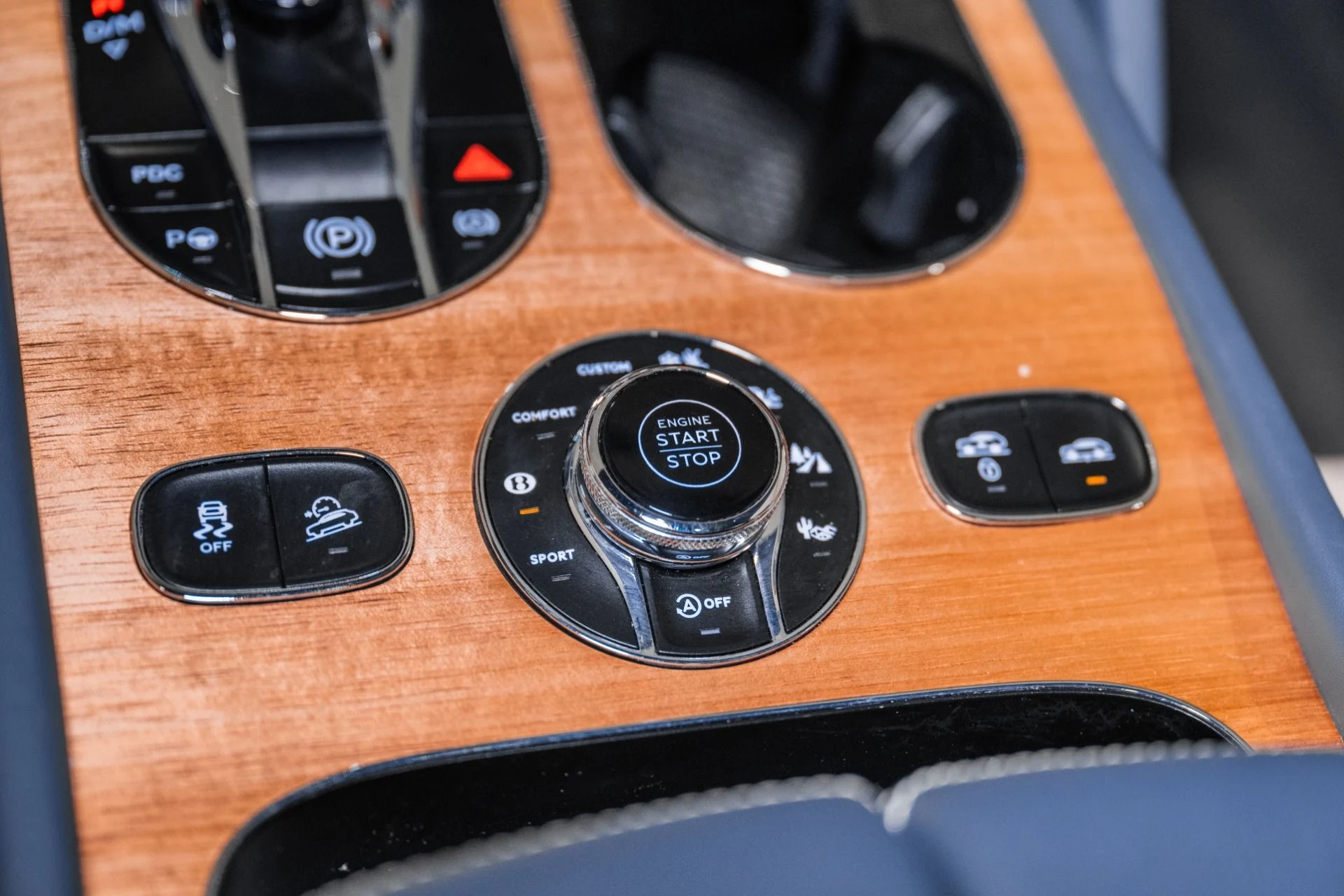 mph046_1586564965_Used_2023_Bentley_Bentayga_V8_1773161600_73753e427b