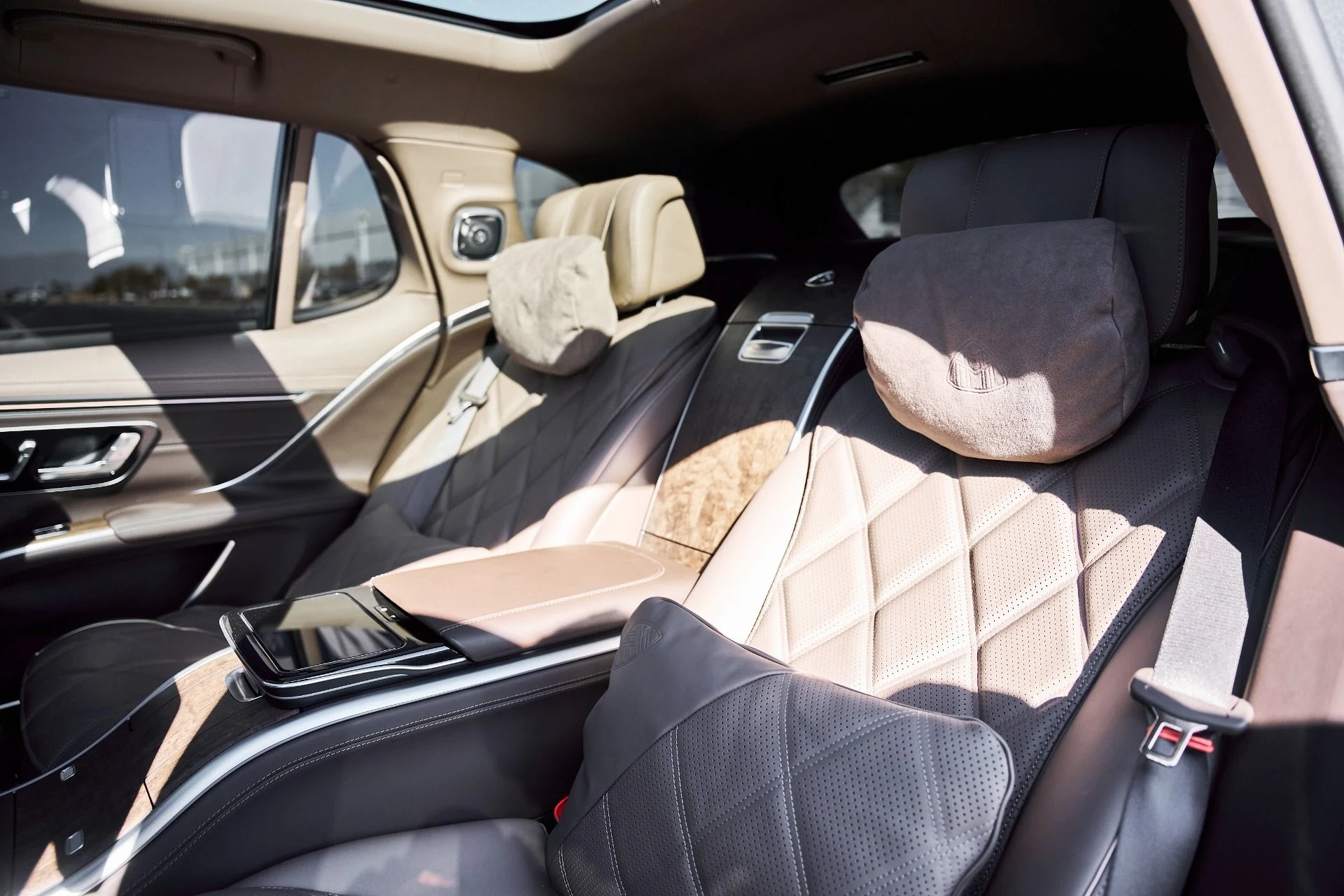 mph046_158671237_Used_2025_Mercedes_Benz_EQS_Maybach_EQS_680_1770508819_77b953e265