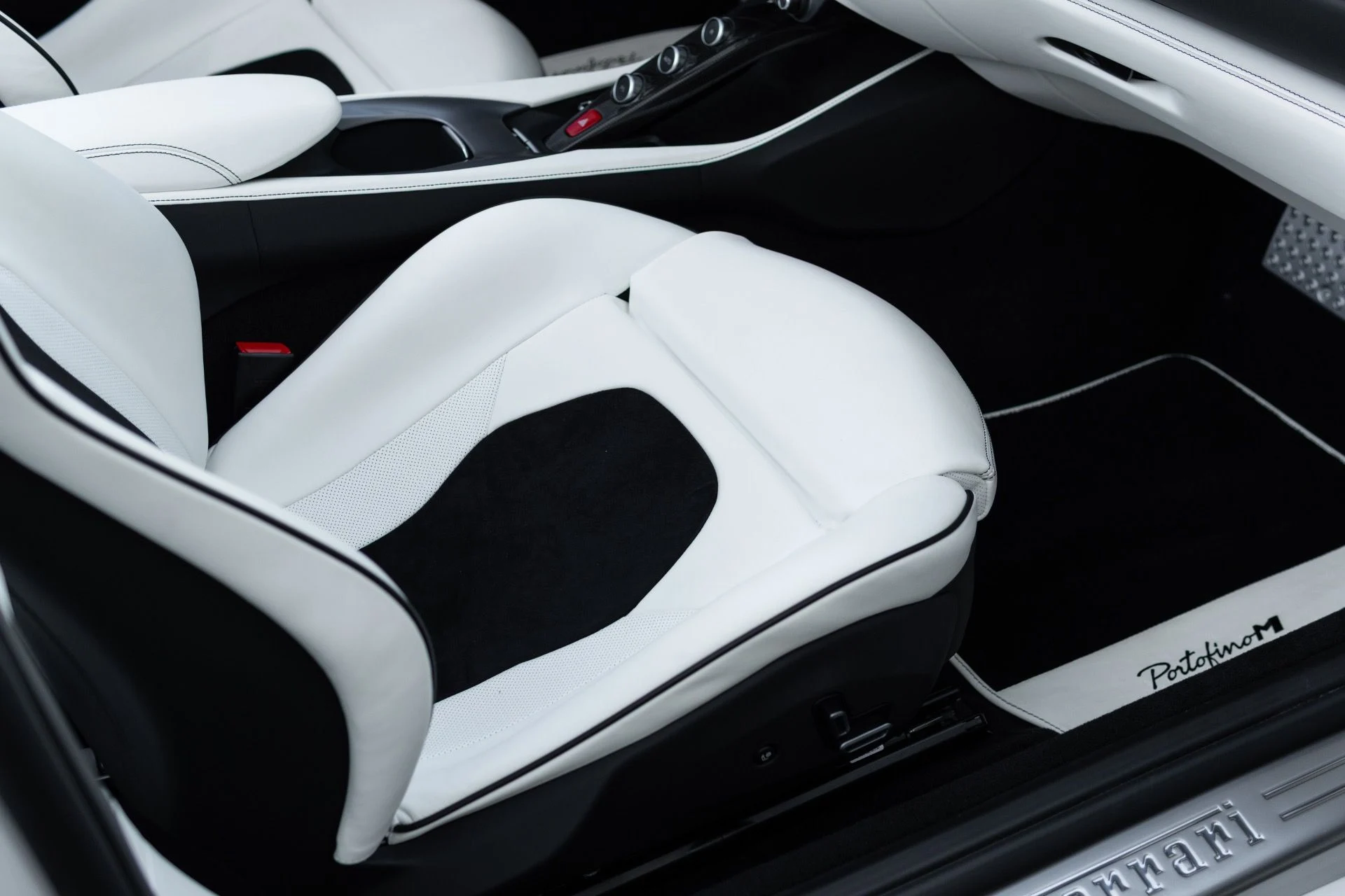 mph046_1586996827_Used_2023_Ferrari_Portofino_M_1766185478_4f6b07ec97