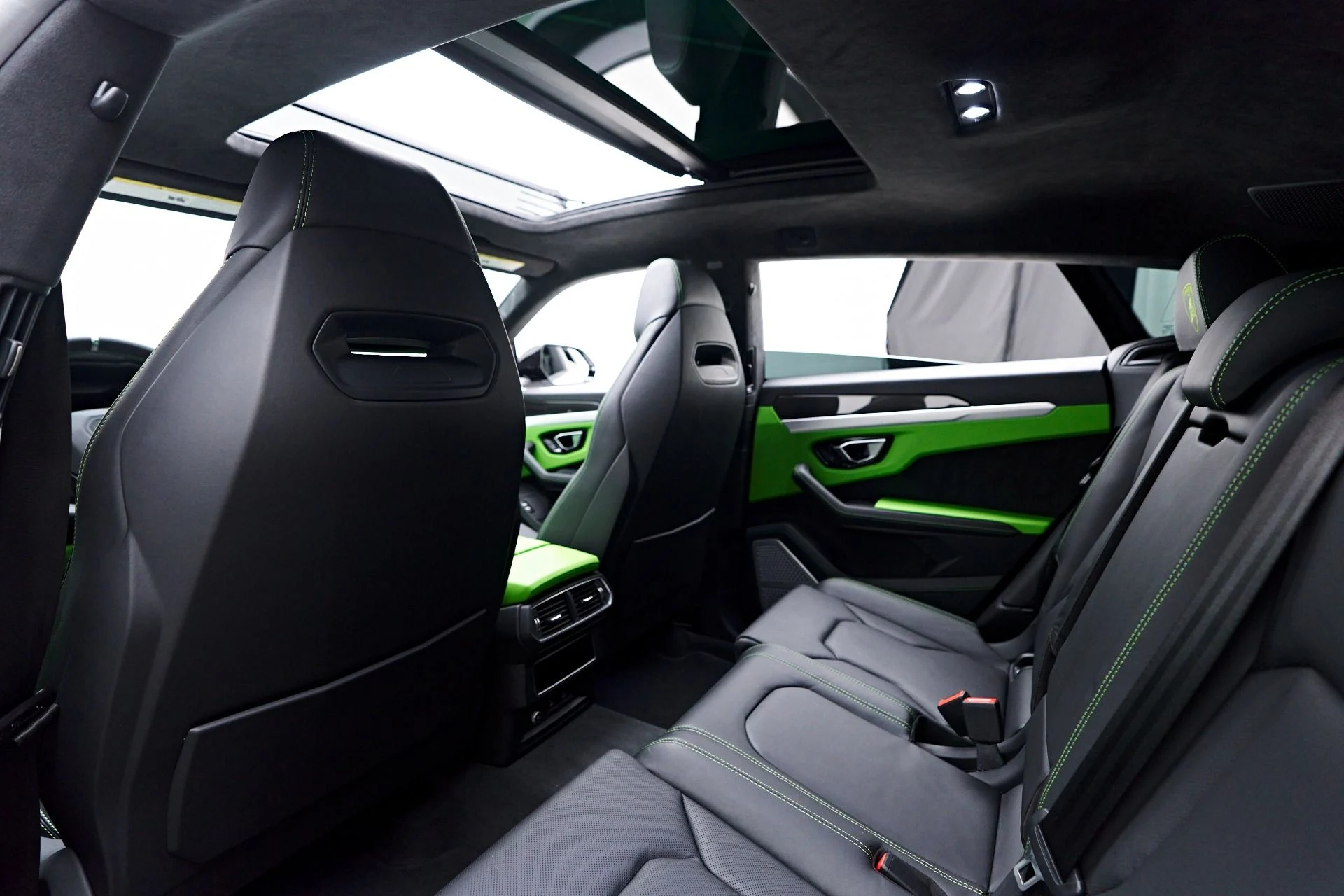 mph046_1596629190_Used_2022_Lamborghini_Urus_Base_1758404818_11dc975da9
