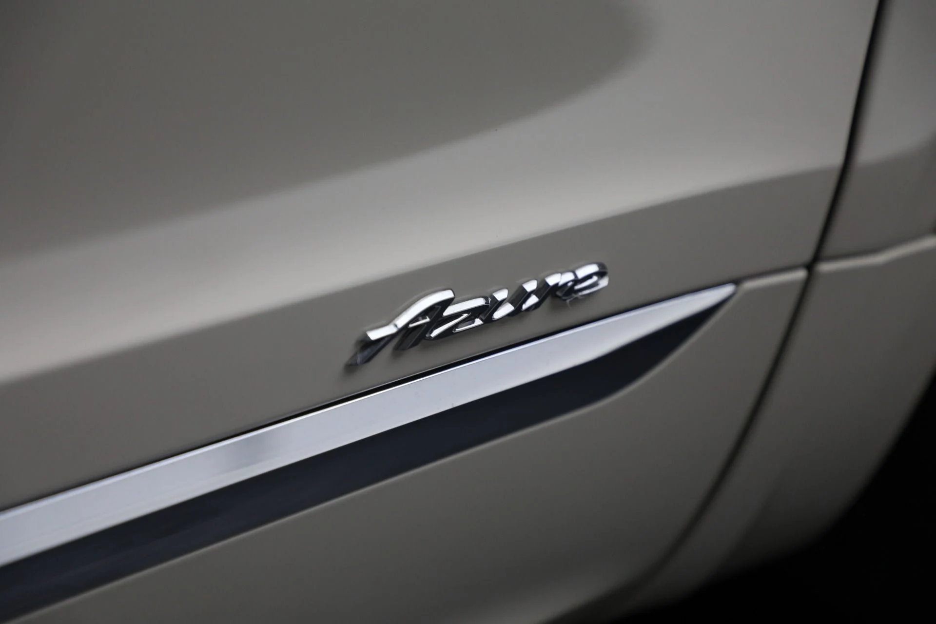 mph046_1617422017_New_2025_Bentley_Bentayga_Azure_V8_a4e5a1b080