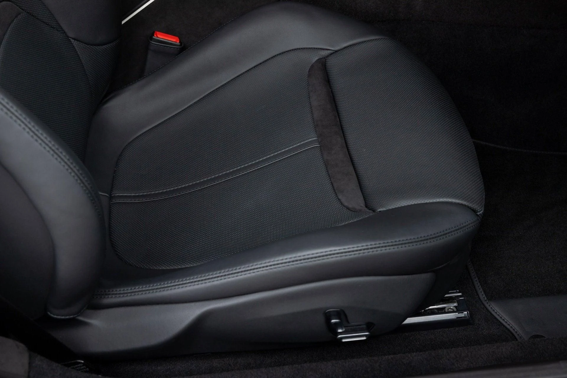 mph046_1641942917_Used_2024_Ferrari_Roma_Spider_1777382694_bbe4236767