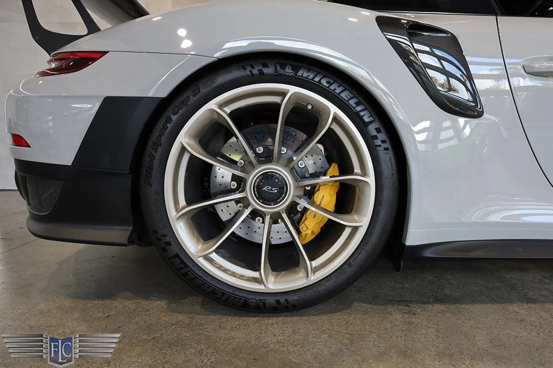 mph046_1647773442_used_2018_porsche_911_gt2rsweissach_9689_22986338_47_1024_a27b210ca5