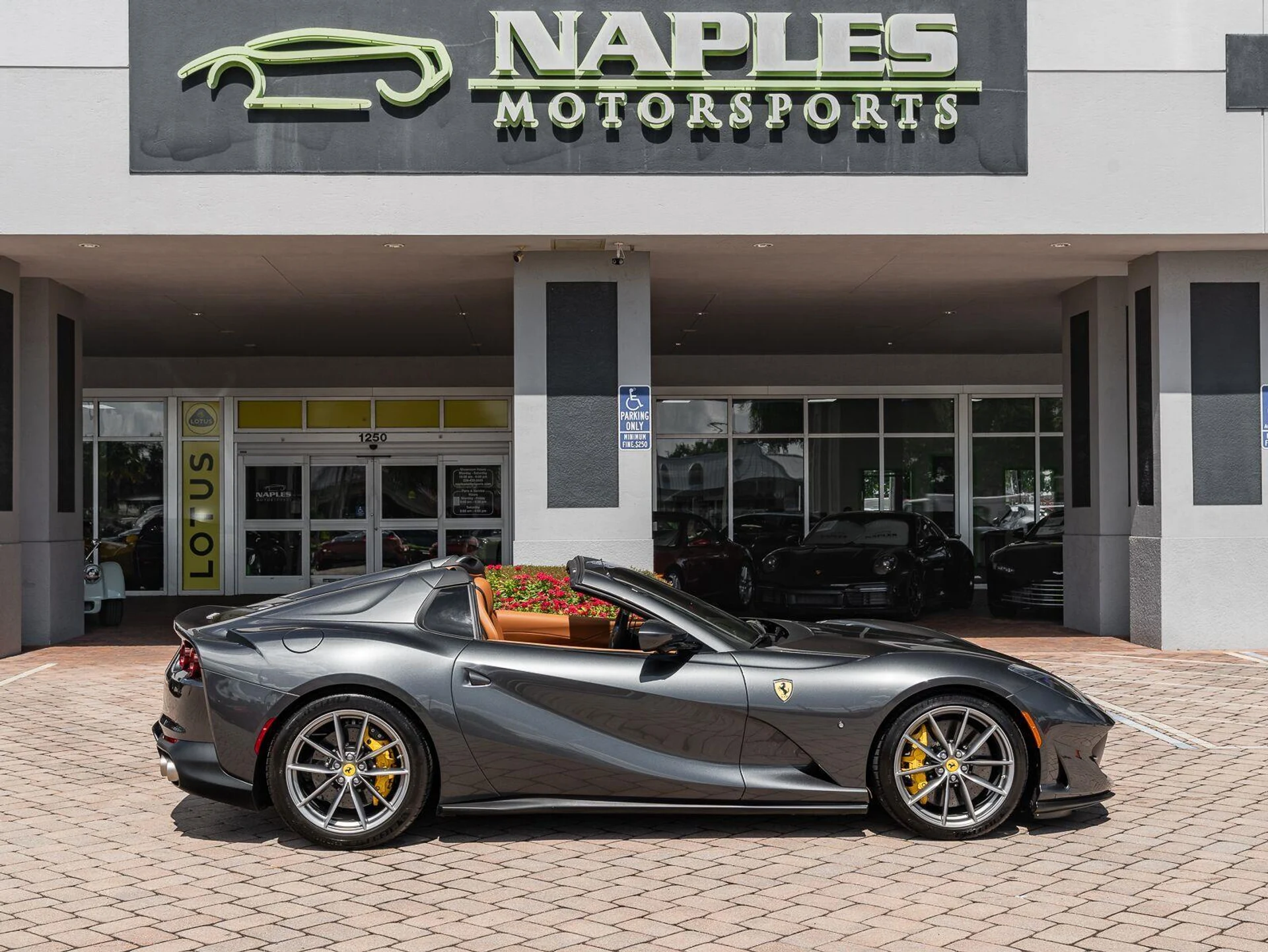 mph046_1650826556_Used_2022_Ferrari_812_GTS_Convertible_1784905709_6dfe9734d6