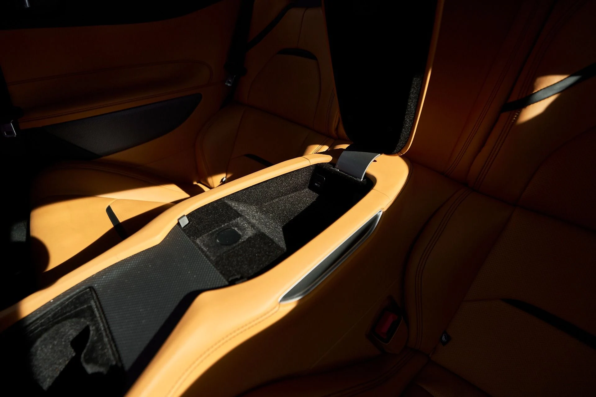 mph046_1658051587_Used_2018_Ferrari_GTC_4_Lusso_V12_1764210197_72009c2446