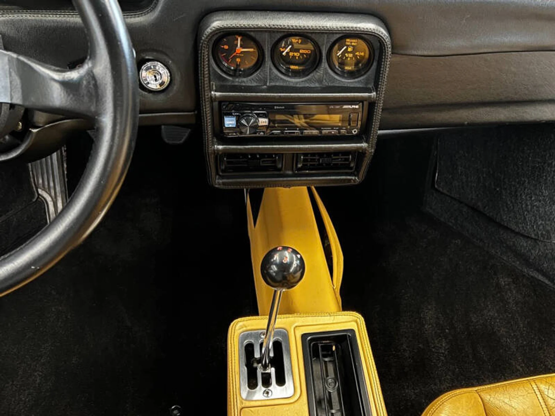 mph046_1685585481_1989_ferrari_328_gts_53707_44b8f7b2b9