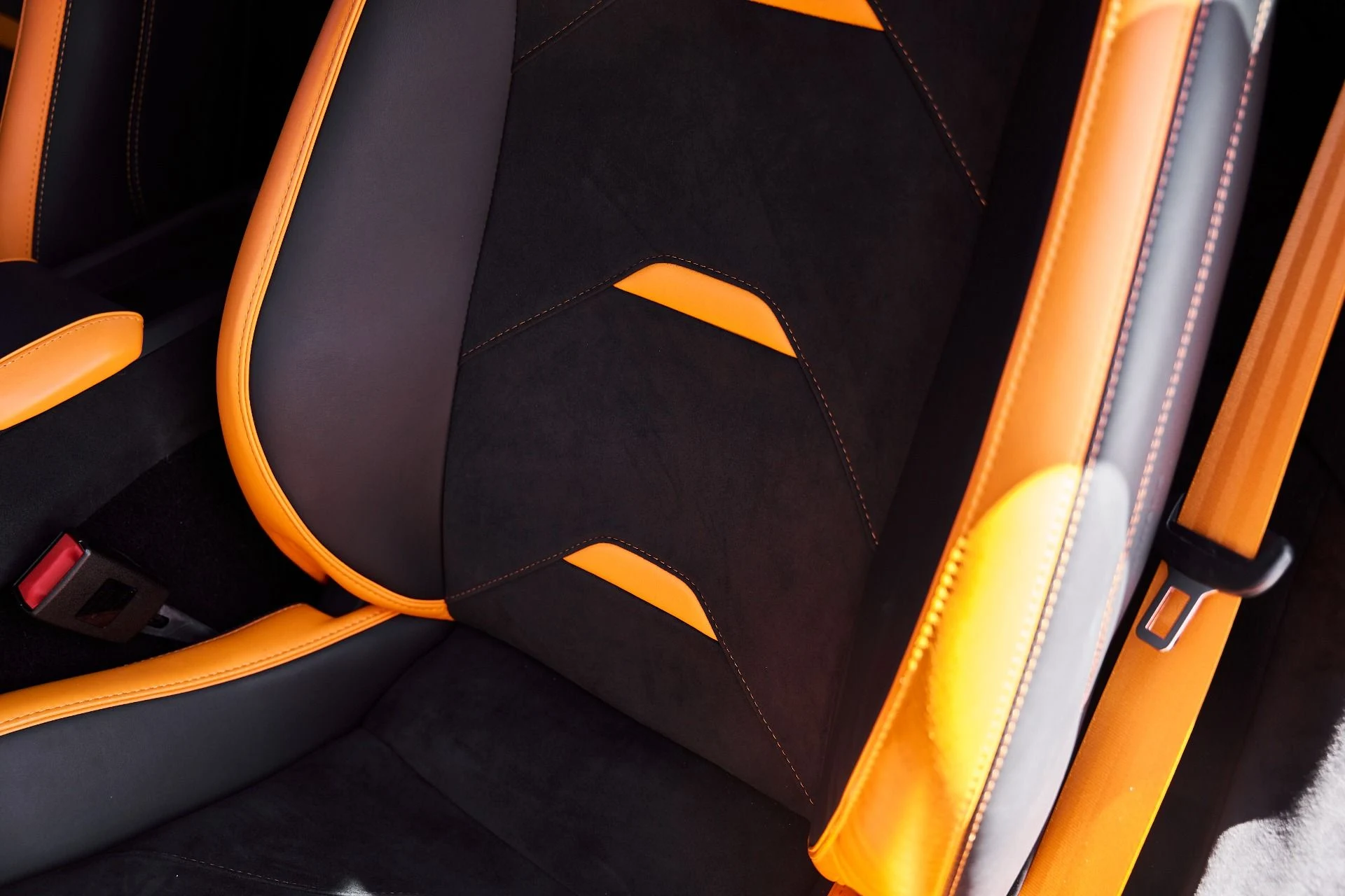 mph046_1692142502_Used_2023_Lamborghini_Huracan_Tecnica_Base_1777011679_6b2d8c9d6a