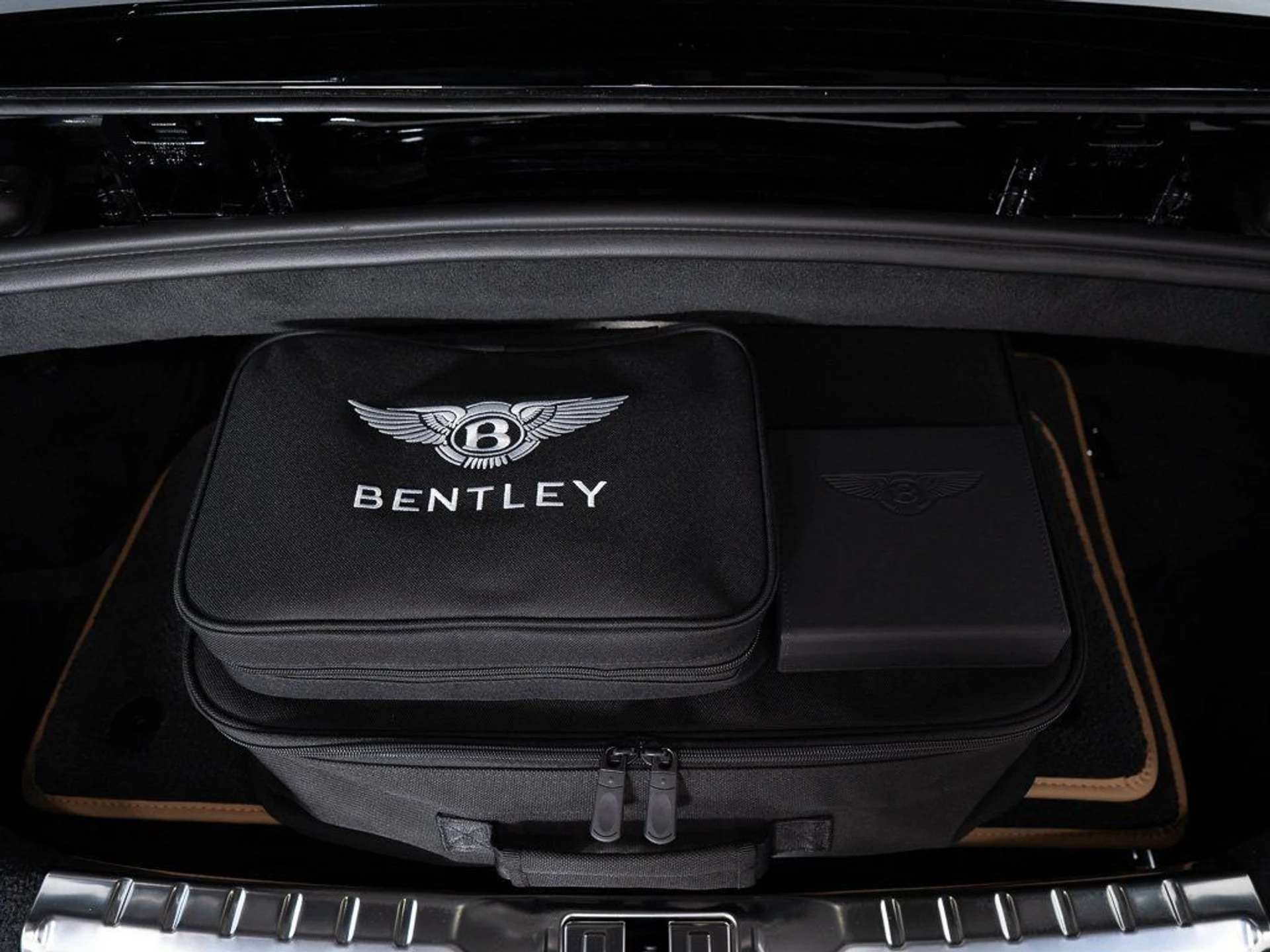 mph046_1693491759_02efc81057a27bd71d743f40039c7270_8772fe0915