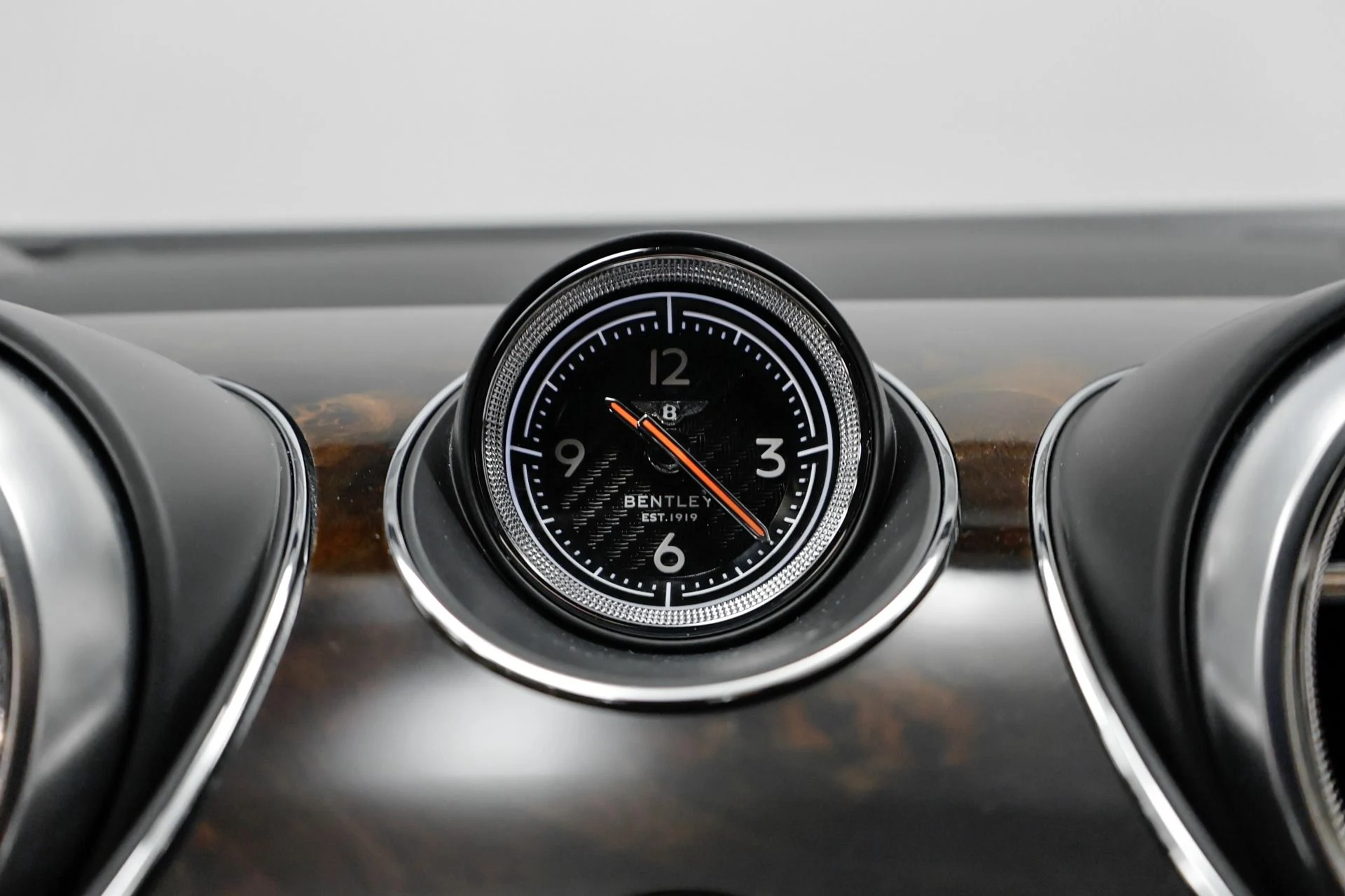 mph046_1723259244_Used_2020_Bentley_Bentayga_V8_1761664862_316f3d4be5