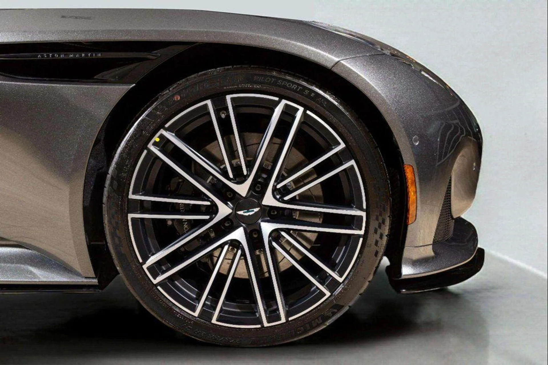 mph046_1723472156_pw_Zd_QA_Dnoi_SZZ_Lu0g6l_Nd2uc_Yg_A_355f75ba86