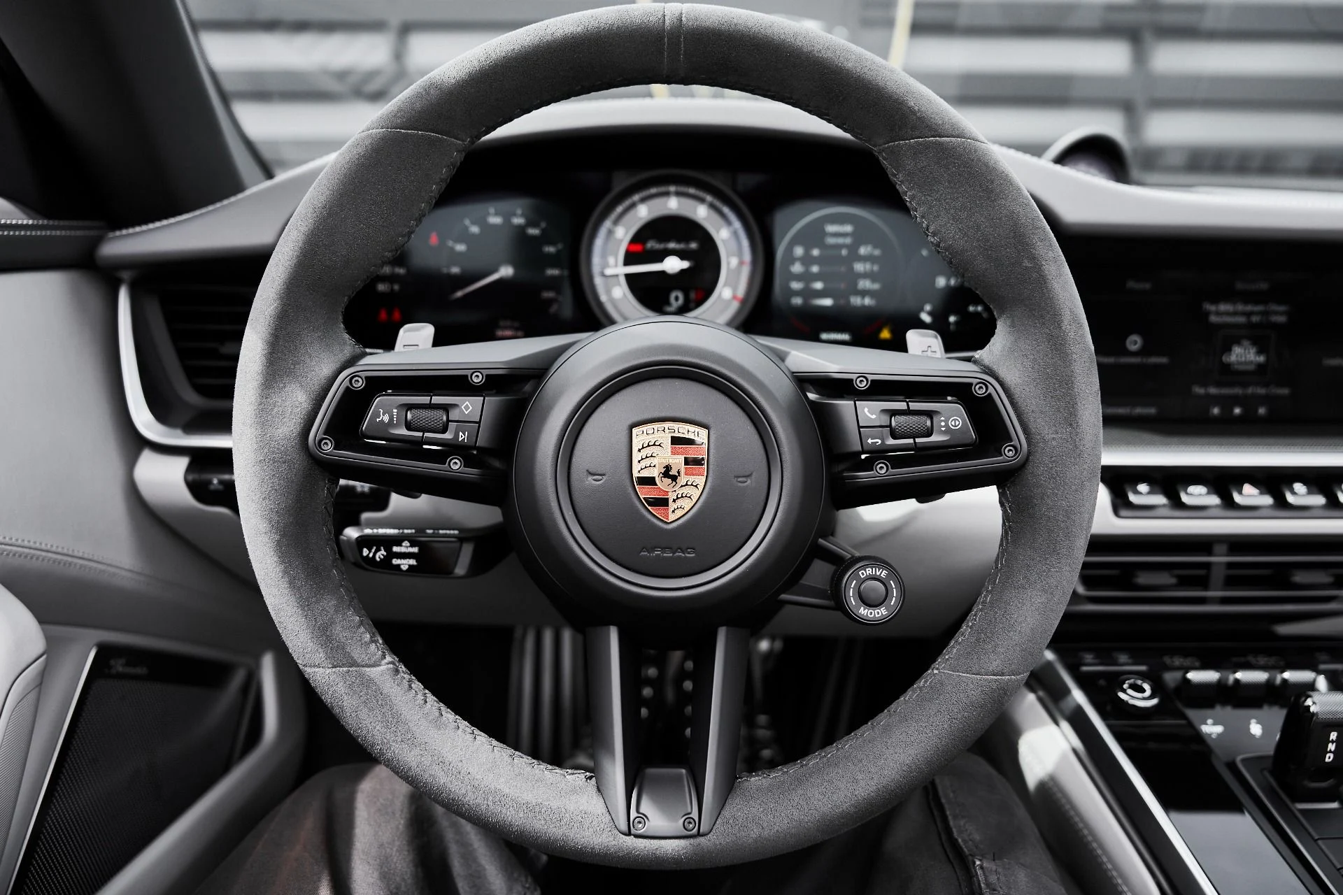 mph046_1730092033_Used_2024_Porsche_911_Turbo_S_1774923332_5d0e1ab478