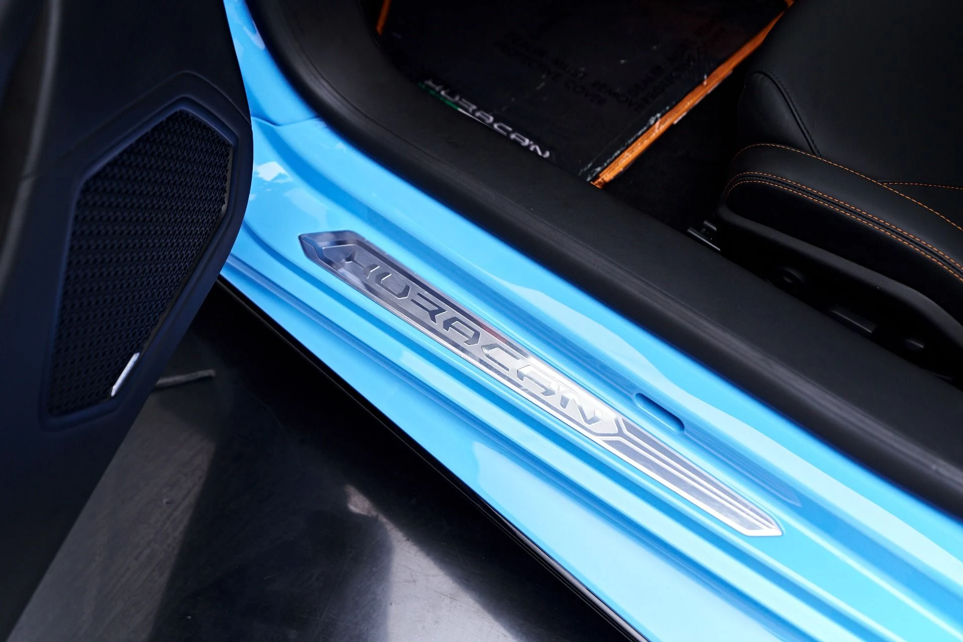 mph046_1734462440_Used_2022_Lamborghini_Huracan_EVO_Base_1755812444_ce4a216b6e