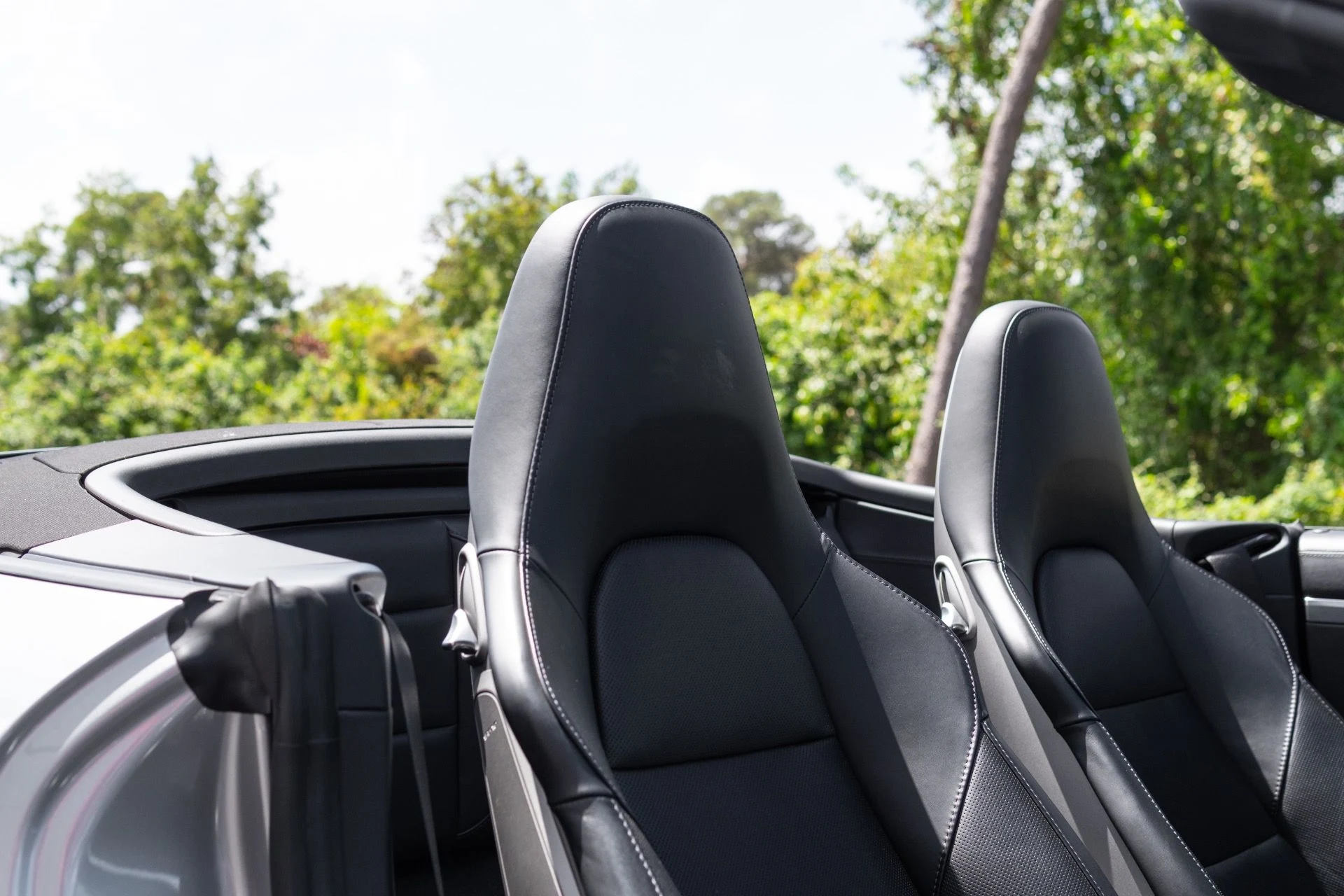 mph046_173623972_Used_2019_Porsche_911_Turbo_1775252644_6016e31309