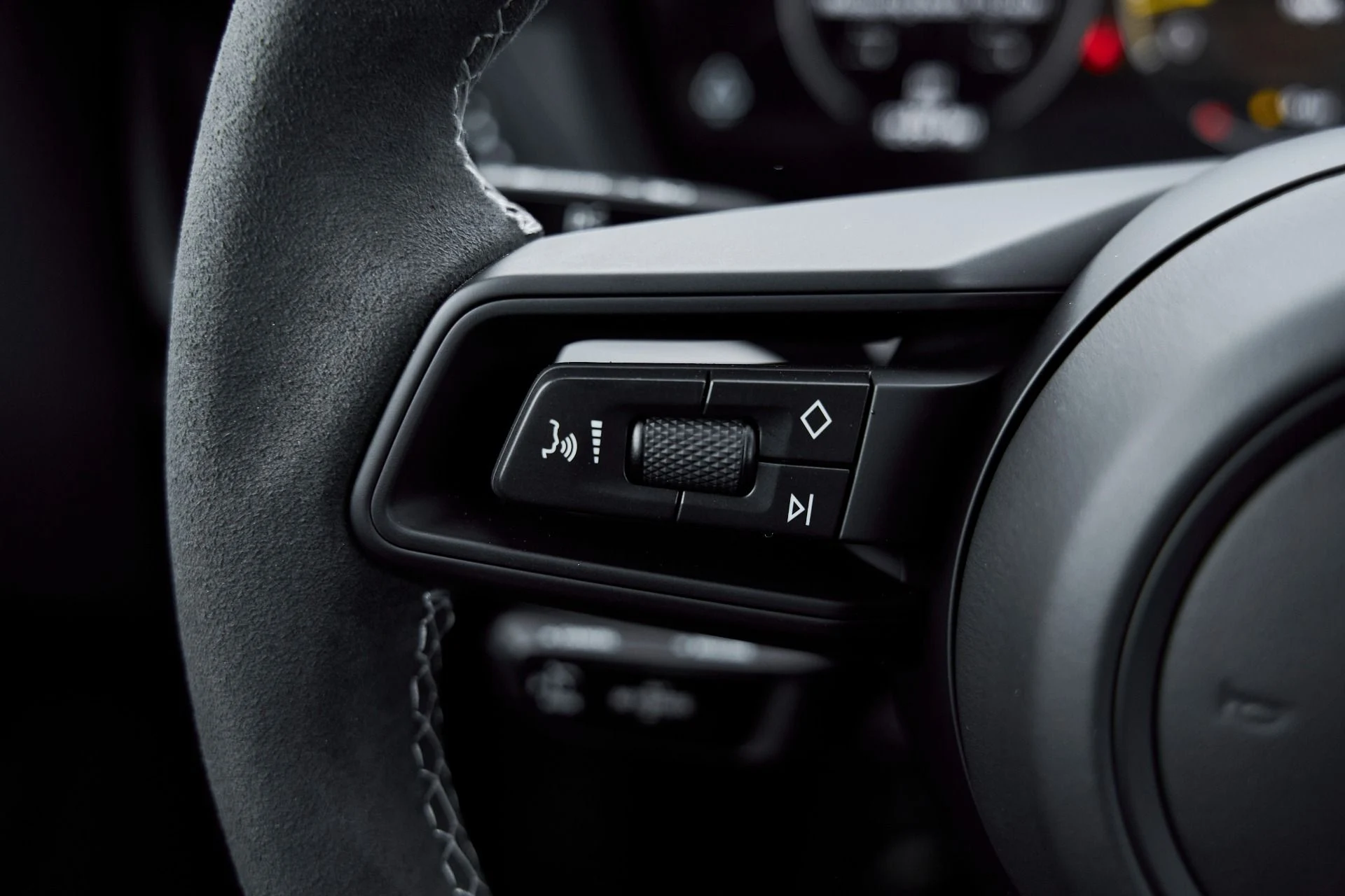 mph046_1738620848_Used_2025_Porsche_911_GT_3_1766797657_9c159b562a