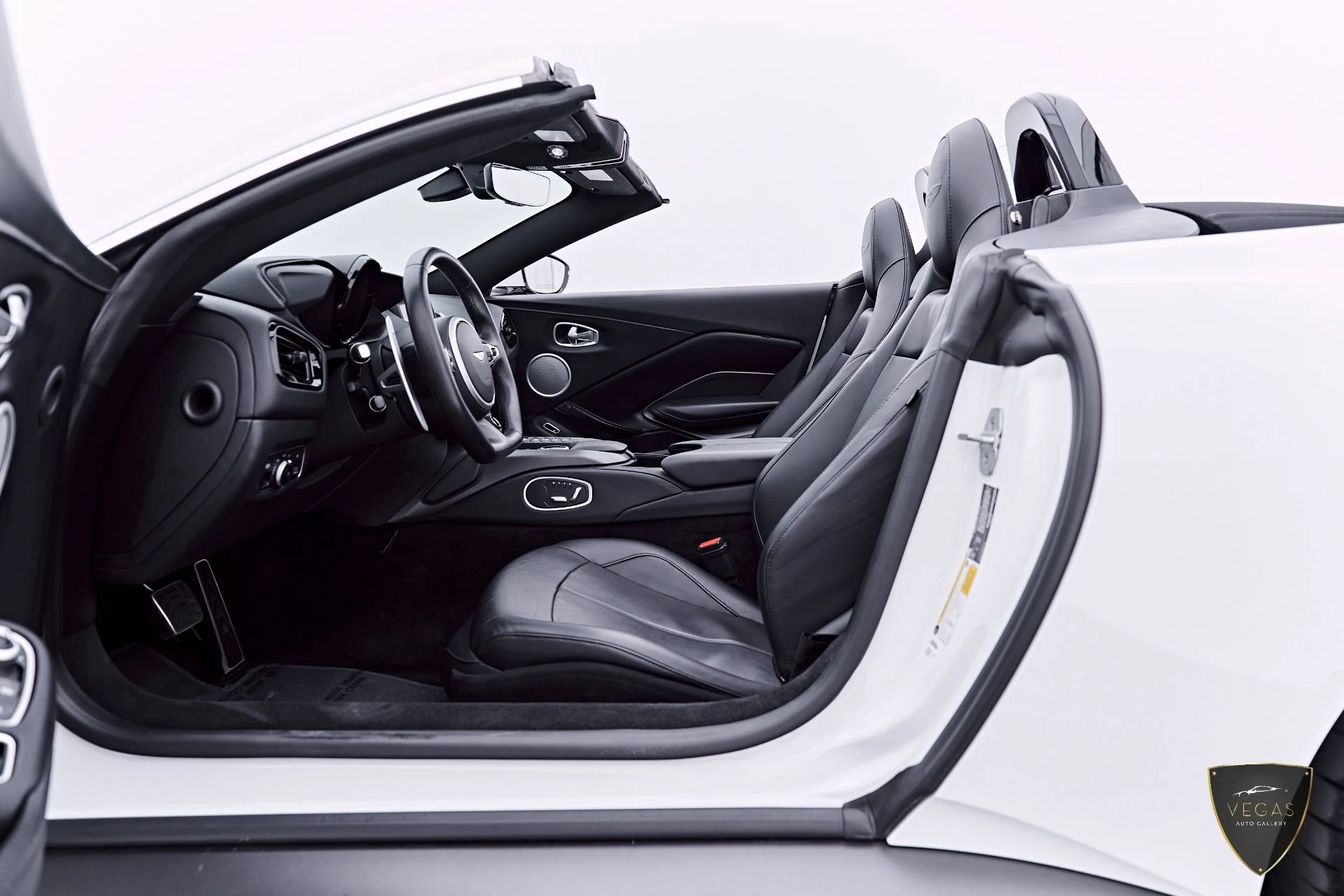 mph046_1761646744_Used_2023_Aston_Martin_Vantage_1783622469_f5355c681f