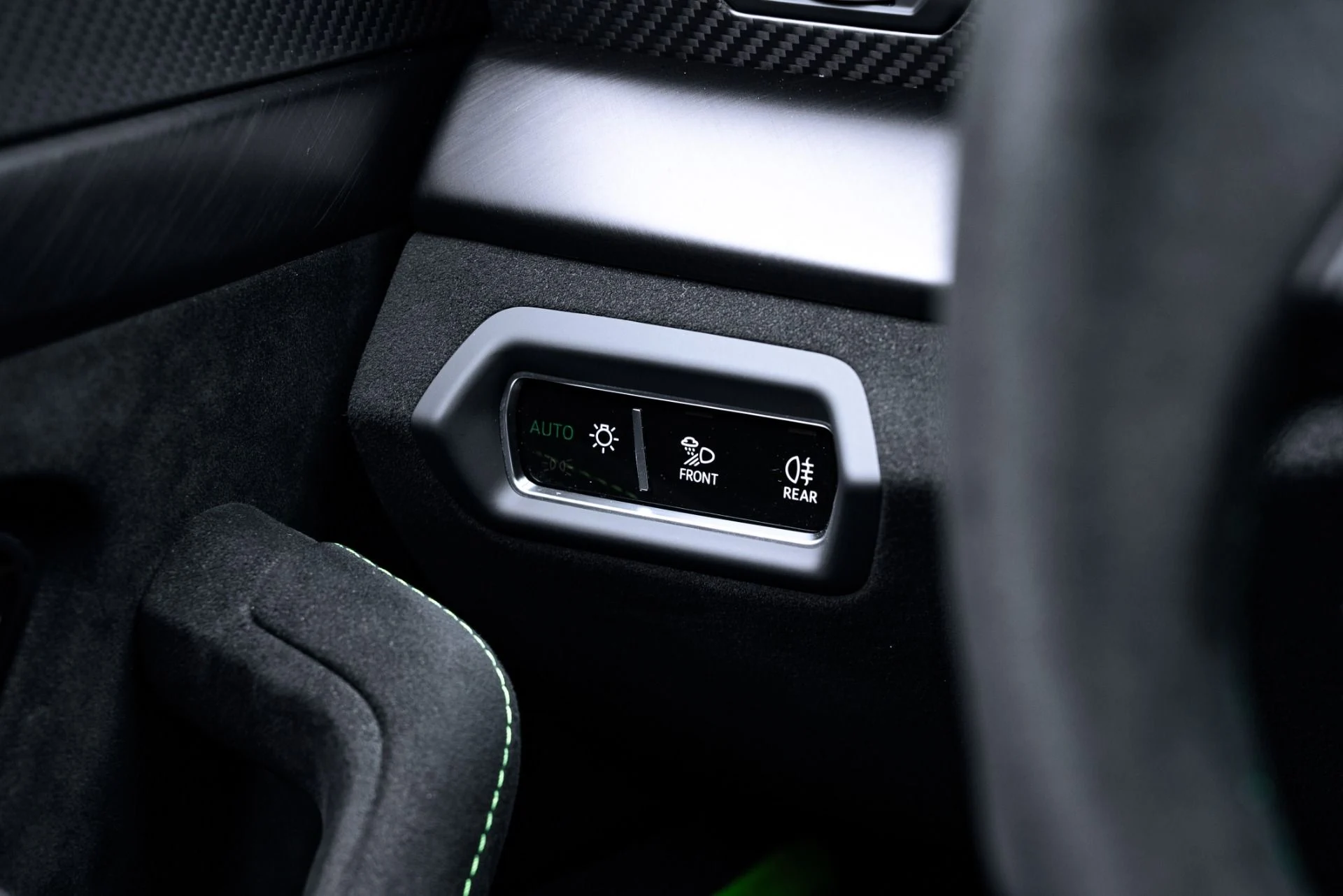 mph046_1797439573_Used_2023_Lamborghini_Urus_Performante_1776122813_9f1705c708